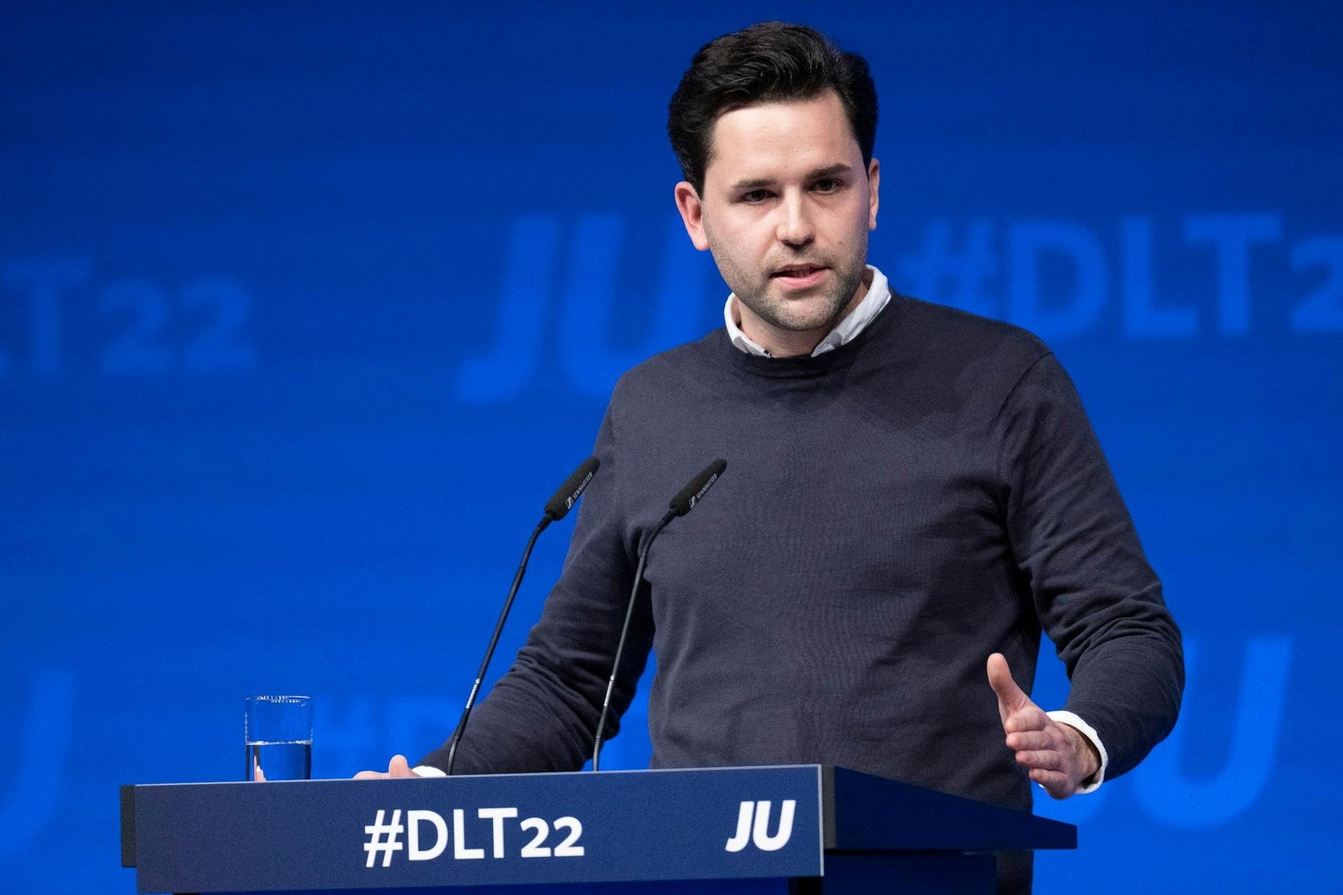 Johannes Winkel, Bundesvorsitzender der Jungen Union (JU), hat gemeinsam mit Franziska Brandmann von den Jungen Liberalen ein eigenes Manifest aufgesetzt.