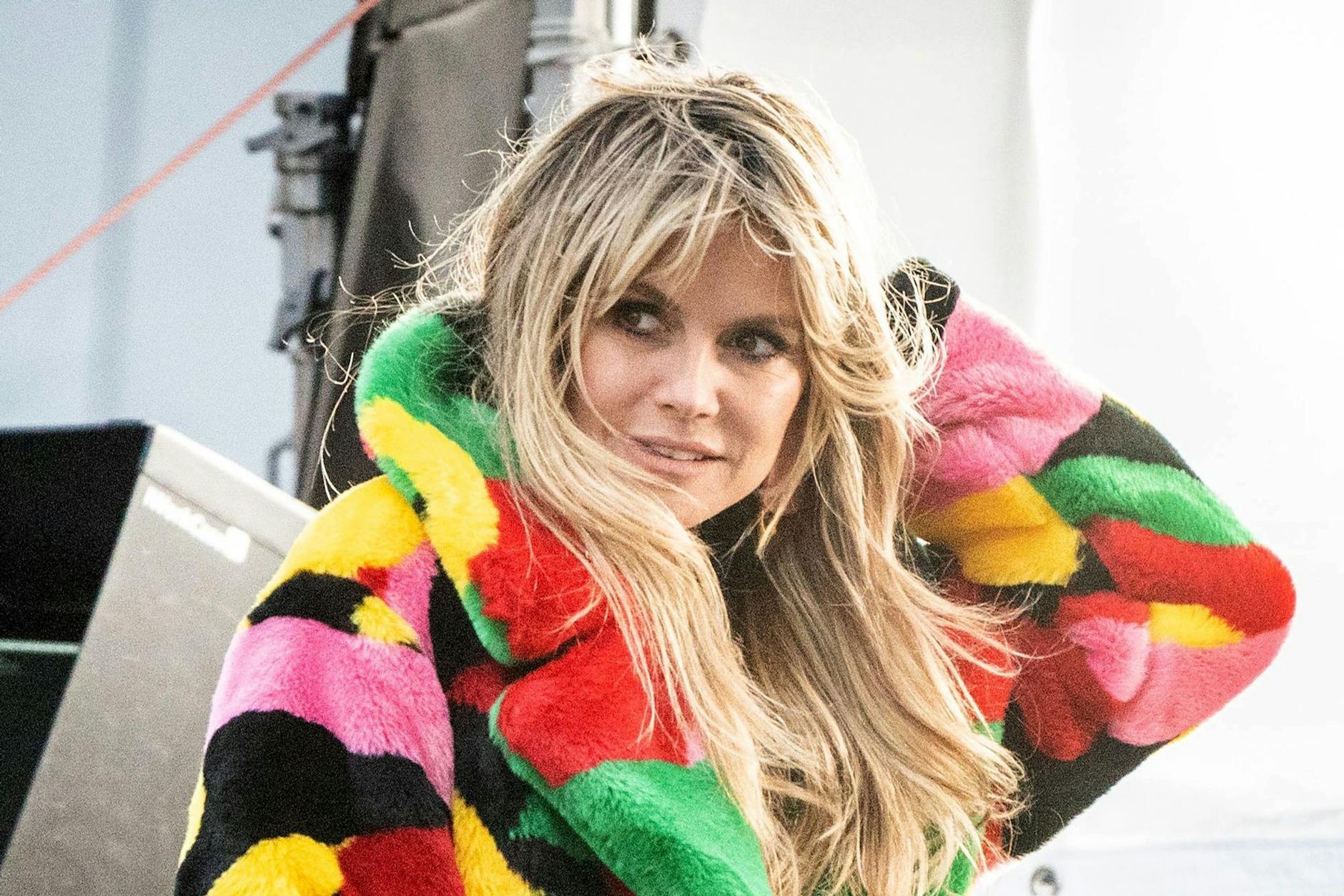 Heidi Klum musste sich in der aktuellen Folge „Germany’s Next Topmodel“ warm anziehen. 