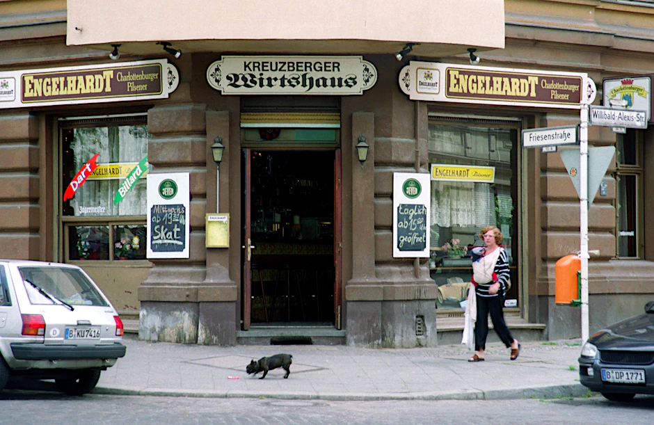 Ob es in diesem Wirtshaus ein richtig gutes Schnitzel gibt? Oder eine Berliner Kalbsleber? Die Frage ist vor allem, existiert diese Kreuzberger Kneipe überhaupt noch?