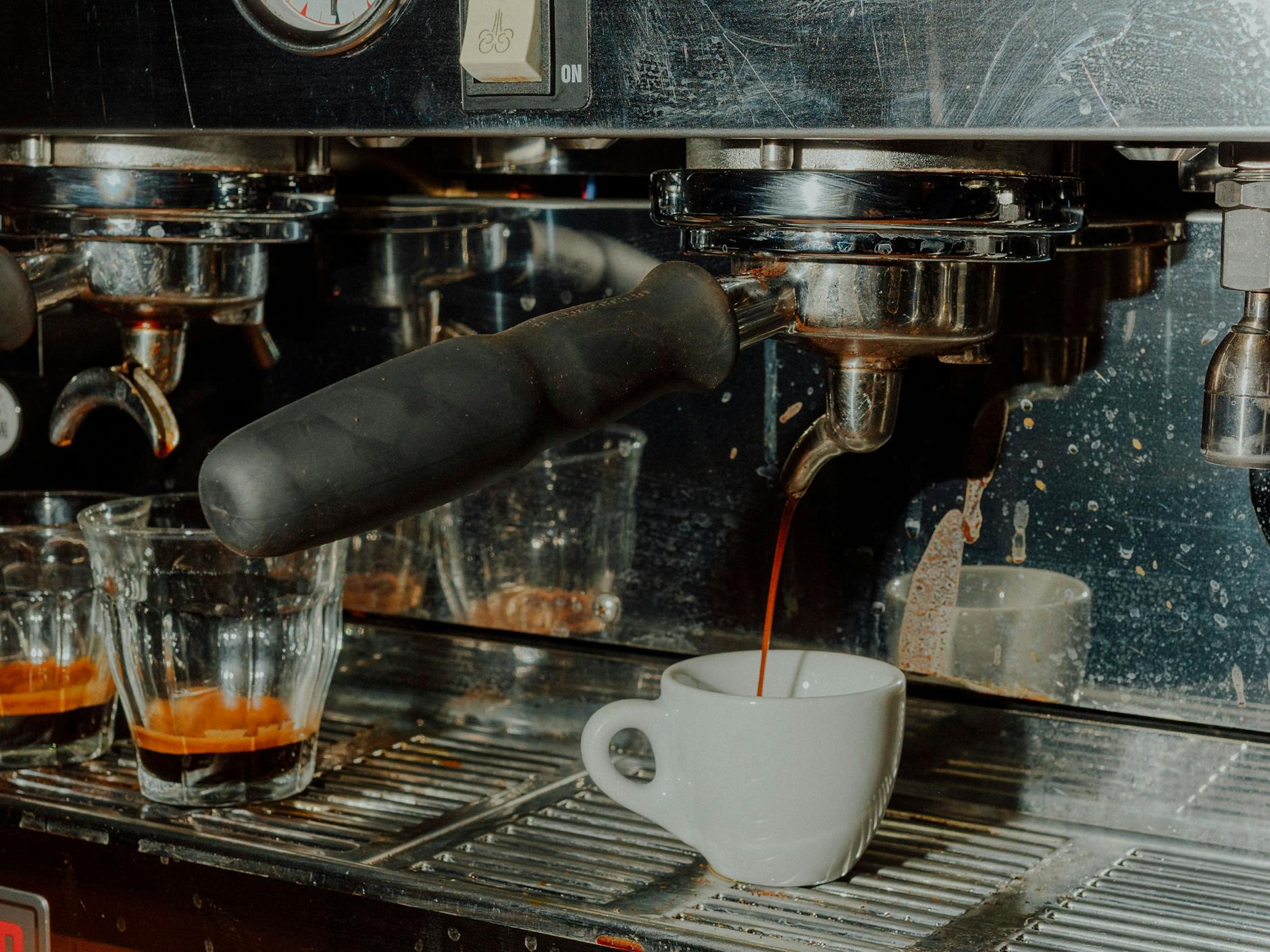 Größer dürfen die Tässchen nicht sein: Im Café Passenger Coffee wird ein feiner Espresso serviert.