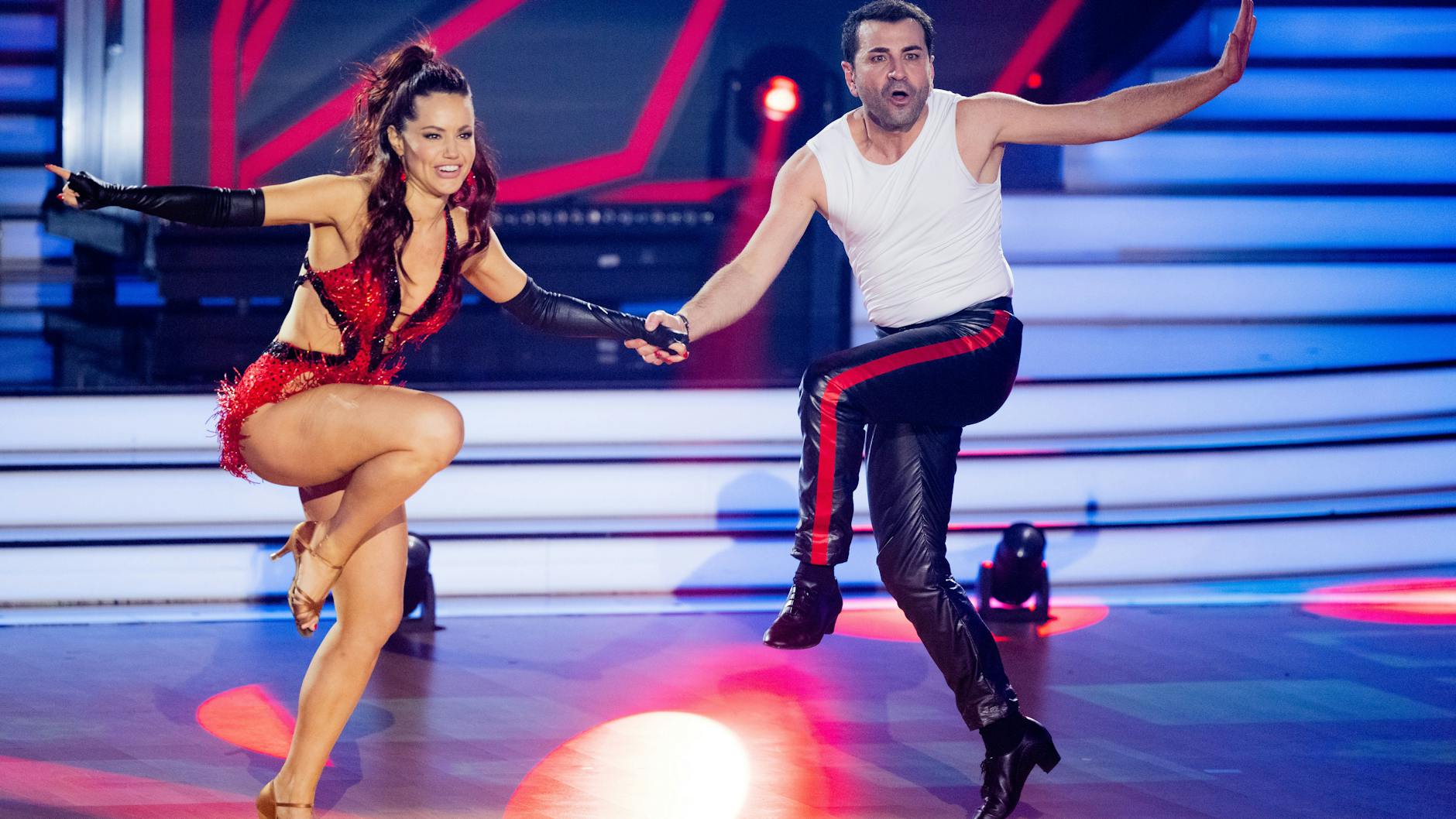 Ali Güngörmüs und Christina Luft tanzen einen Jive in Show 1 bei „Let’s Dance“ und bekommen 8 Punkte dafür.