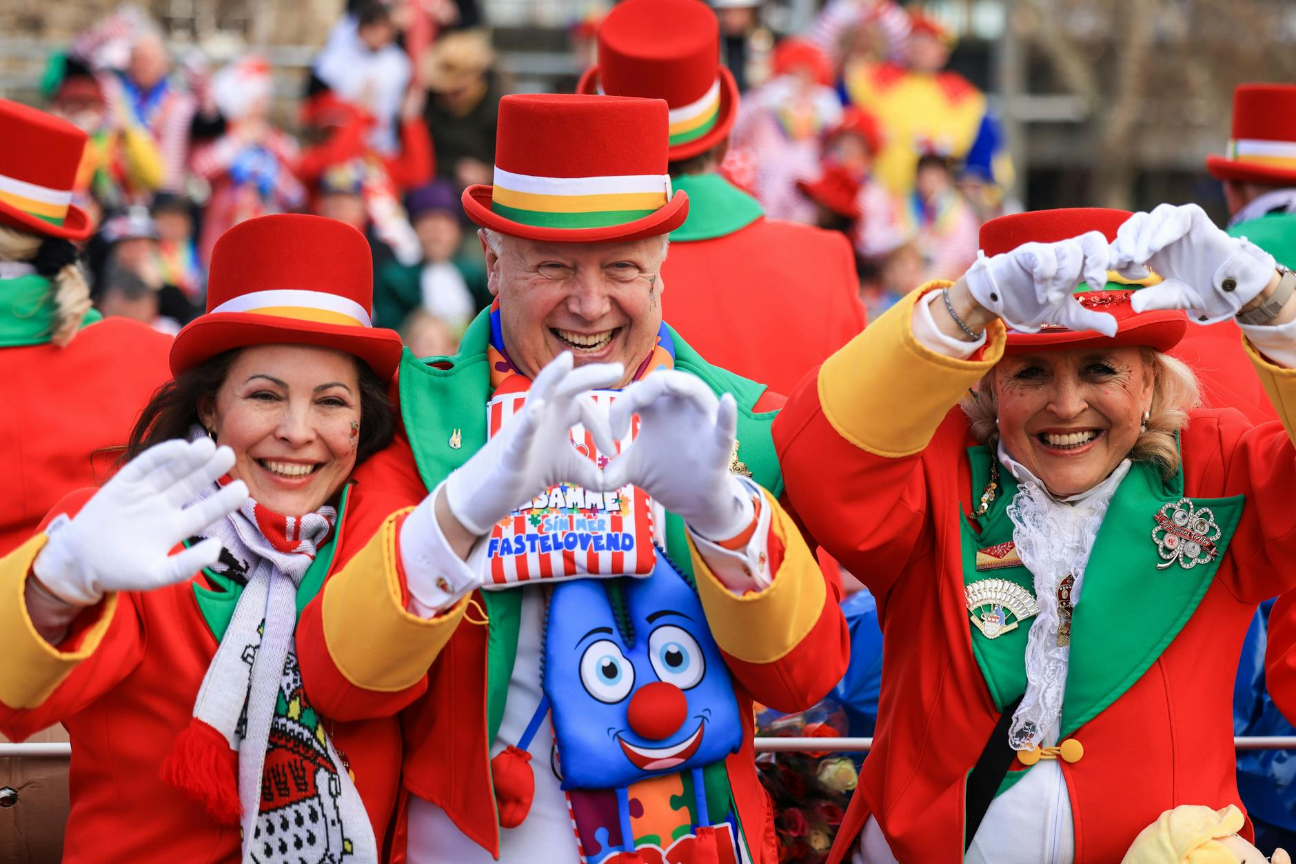 Köln gilt als Metropole des Filzes: 413.000 Euro Grundgehalt im Jahr verdient Tom Buhrow (hier als Clown) als Intendant des WDR.