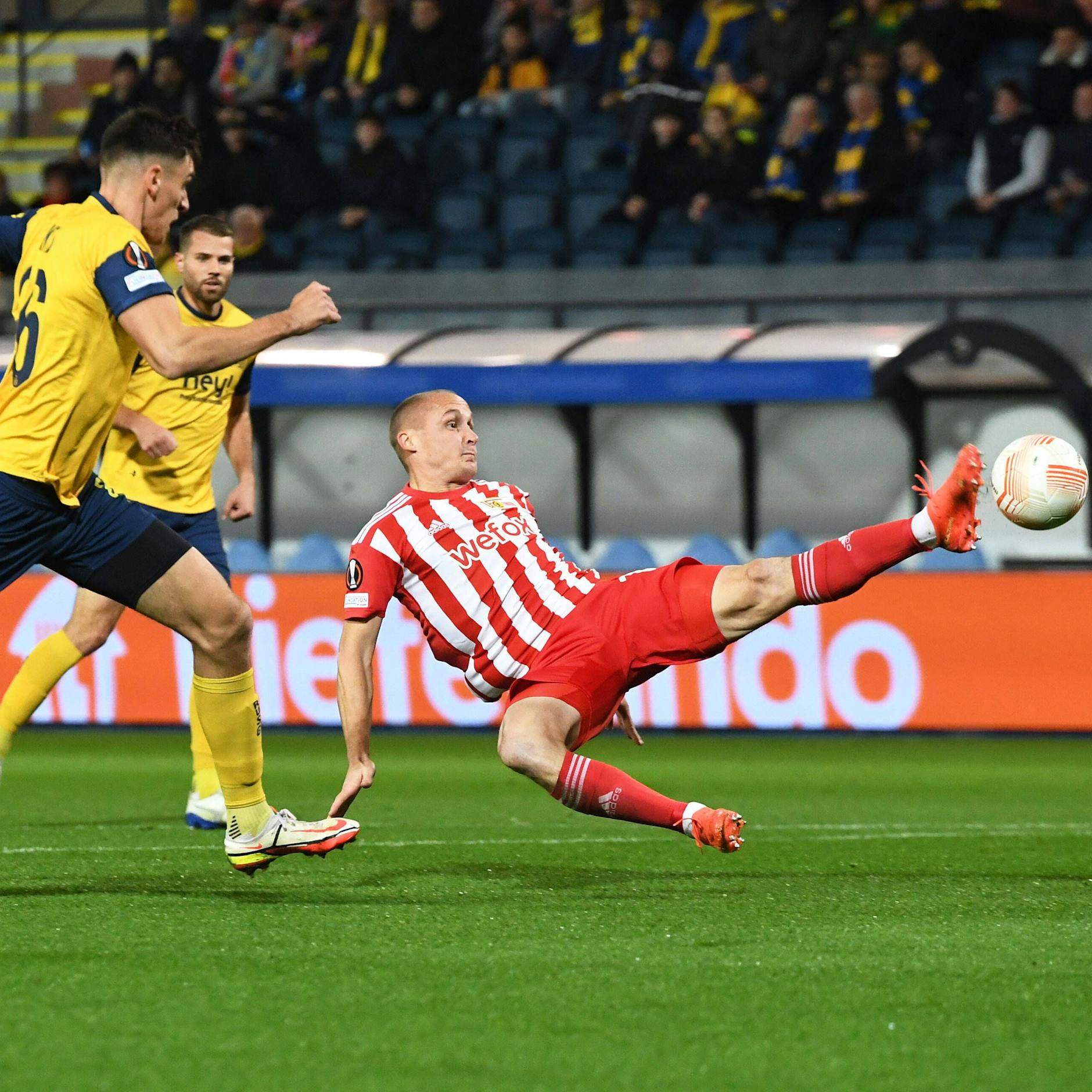 Sven Michel macht sich lang und erzielt für den 1. FC Union bei Royale Union Saint Gilloise das Tor des Tages im Vorrundenspiel der Europa League. 