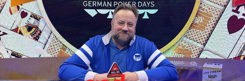 Hertha-Fan Dennis Schiller räumte beim Pokerturnier in Tschechien 63.000 Euro ab. Sonnabend war er wieder im Olympiastadion.