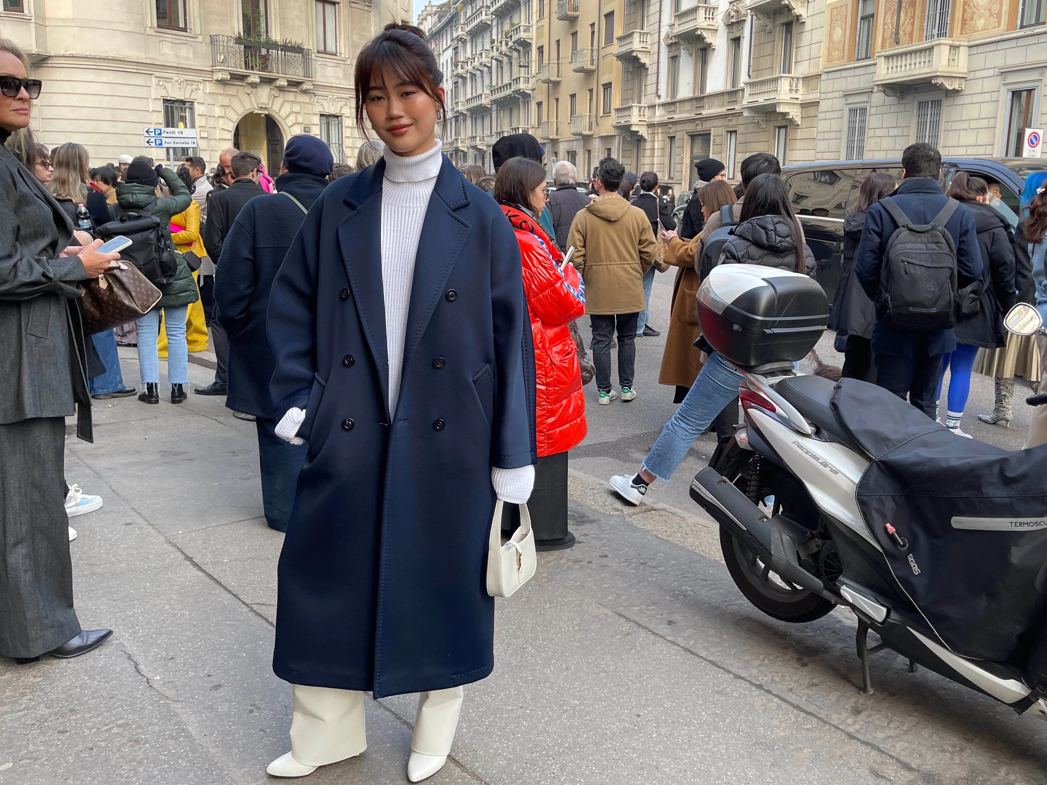 Die Berlinerin Jihoon Kim ist ein Superstar auf TikTok. Sie ist zu vielen Runway-Shows eingeladen. Auch bei Max Mara treffen wir sie.