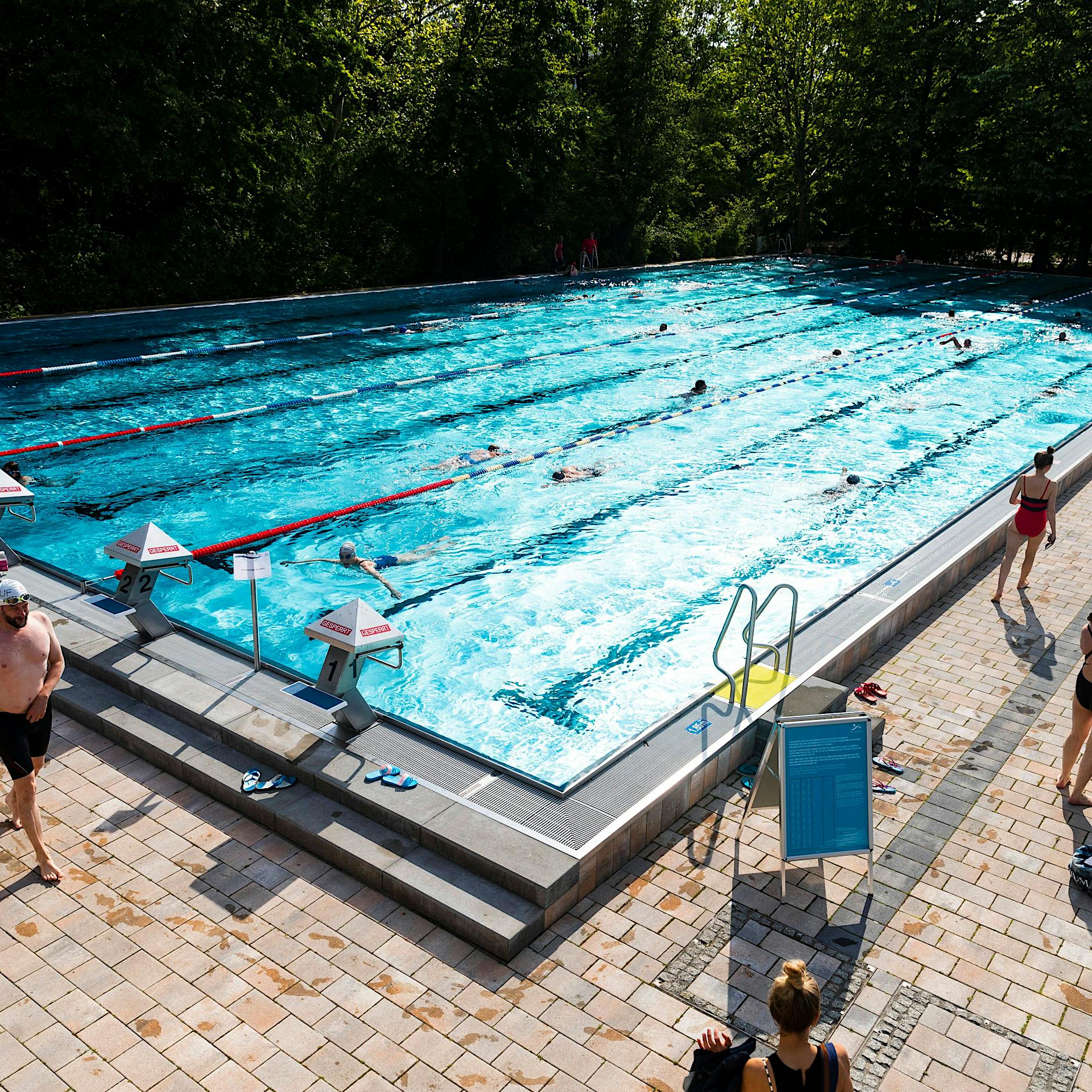 Berliner Bäder laden zum Casting ein: Rettungsschwimmer und Kassierer gesucht