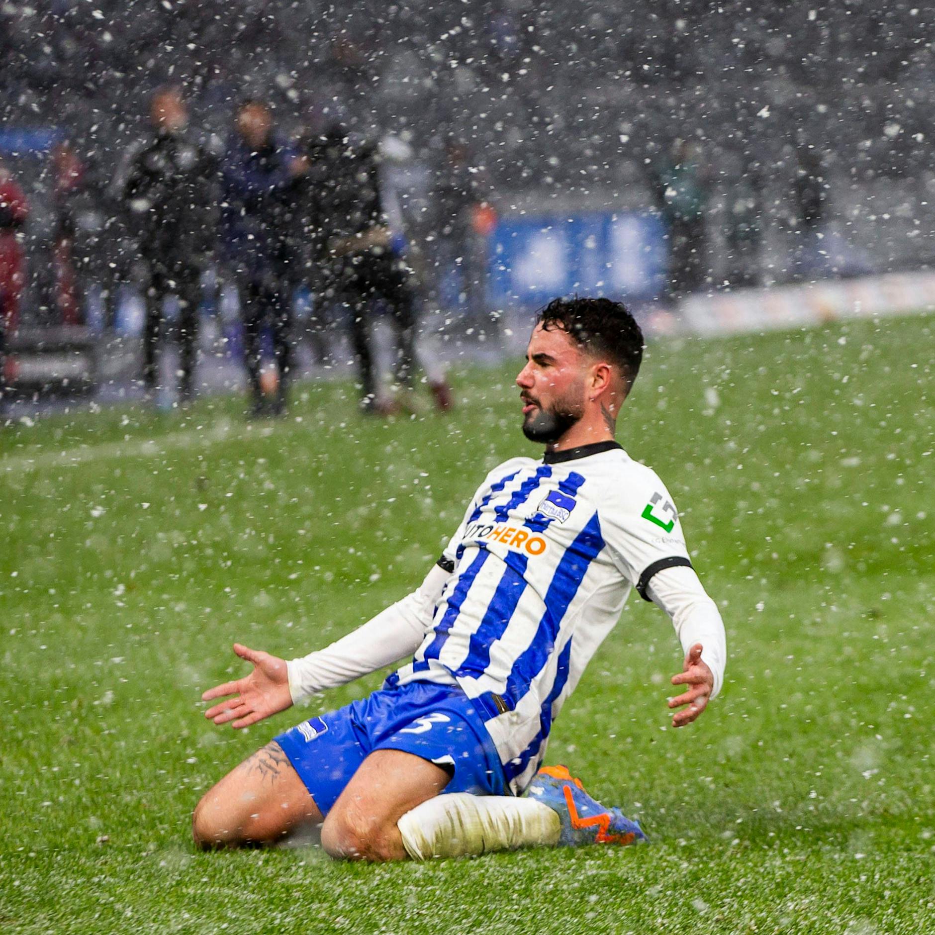 Hertha BSC: 2:0 gegen FC Augsburg, endlich schneit es Punkte für die Blau-Weißen