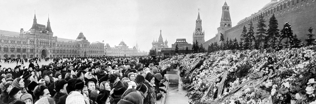 Ost-Berlin 1953: „Nazismus und Rassenwahn sind beseitigt.“ Der Sozialismus kommt