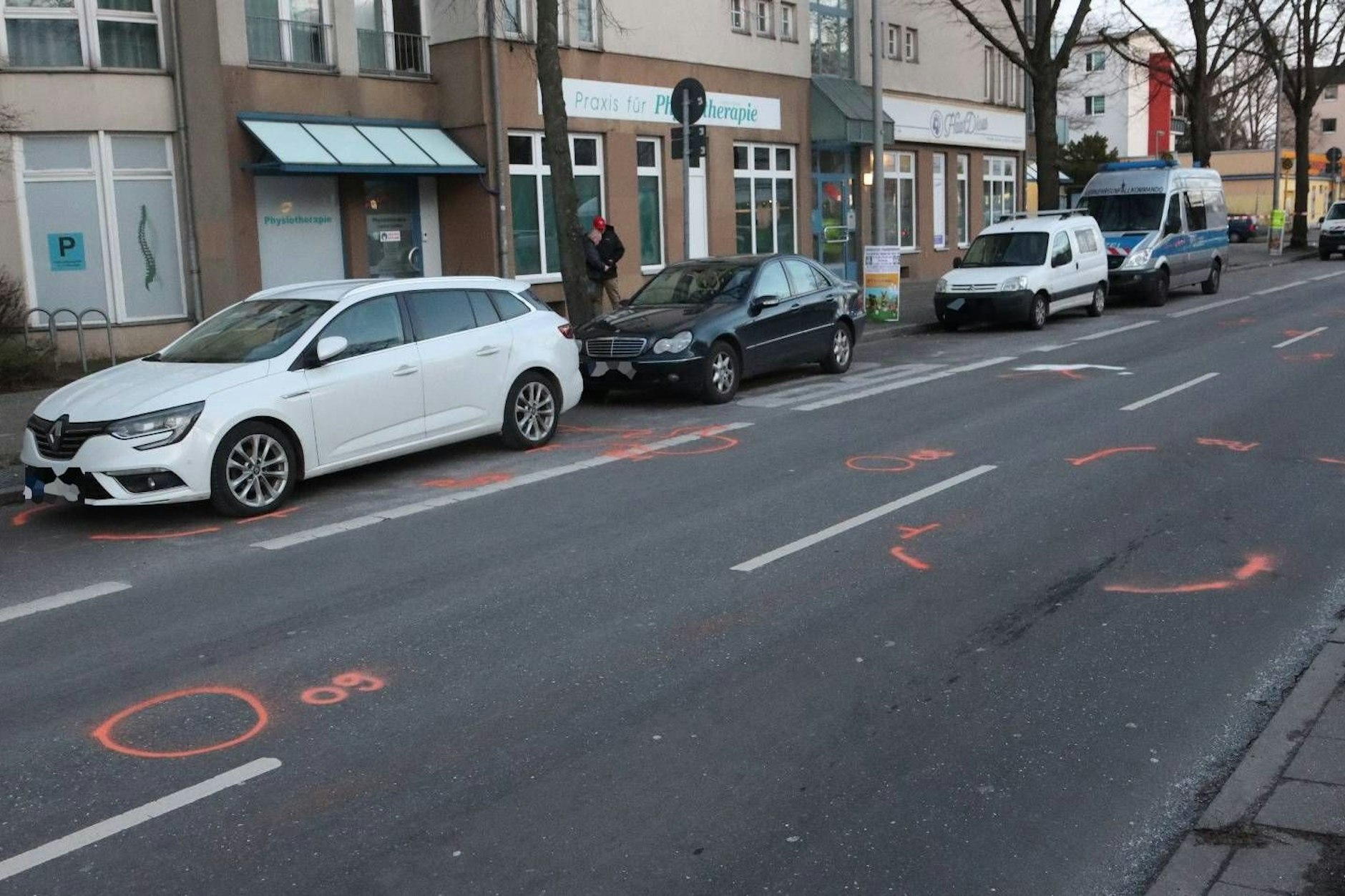 Die Unfallstelle am Mariendorfer Damm. Hier ist eine Radfahrerin ums Leben gekommen.