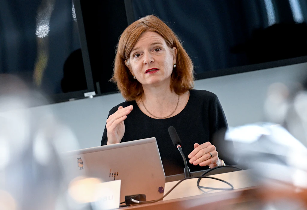 RBB-Interims-Intendantin schreibt „Bettelbriefe“ an Ruhegeldempfänger