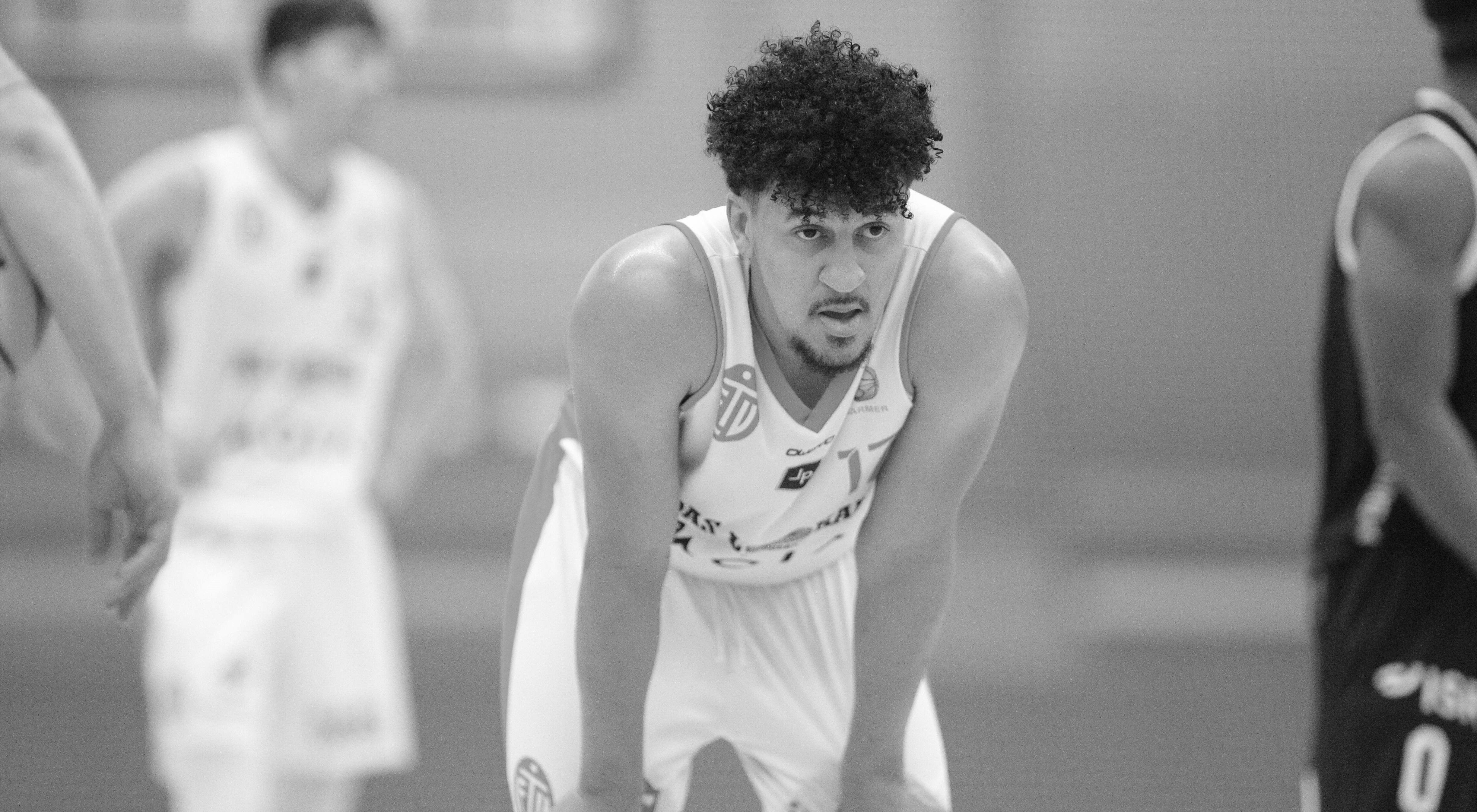 Horror-Crash schockt Basketball-Welt: Profi stirbt nach Frontalunfall mit einem Laster