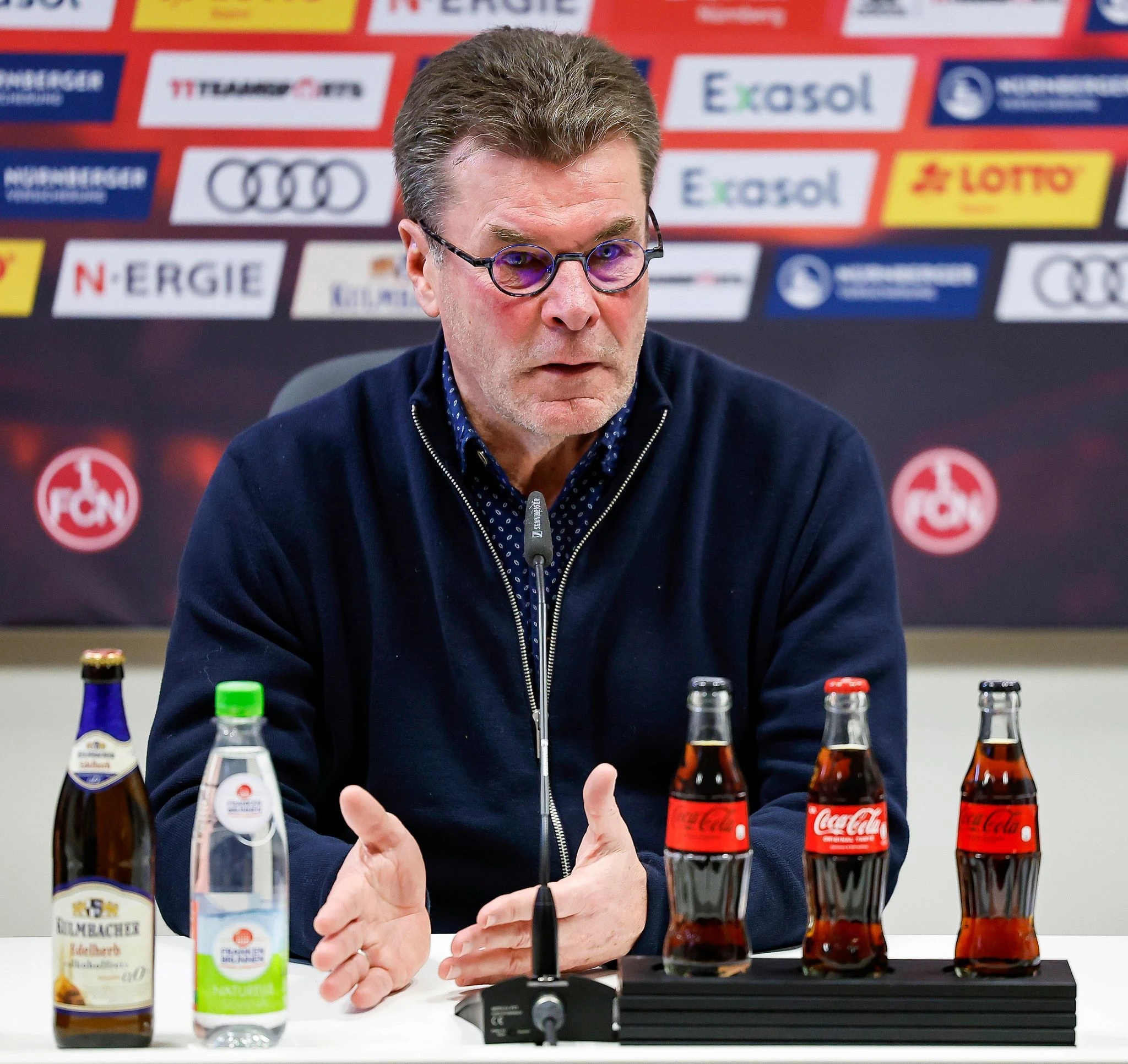Sportvorstand Dieter Hecking übernimmt in Nürnberg auch den Trainerposten.  