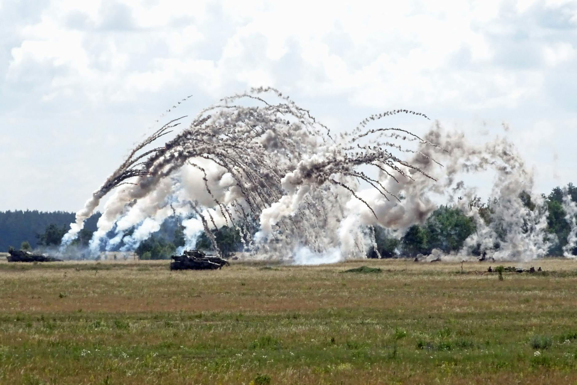 18.000 Soldaten aus 19 Ländern, überwiegend Nato-Mitglieder, nehmen an dem Manöver Saber Strike 2018 teil, das sich über Polen, Estland, Lettland und Litauen erstreckt. 