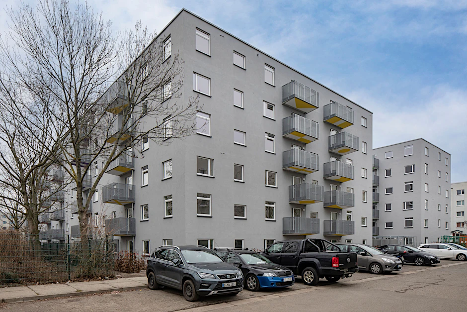 Digital geplant, modular gebaut: die beiden Typenhäuser der Stadt und Land in der Senftenberger Straße in Hellersdorf