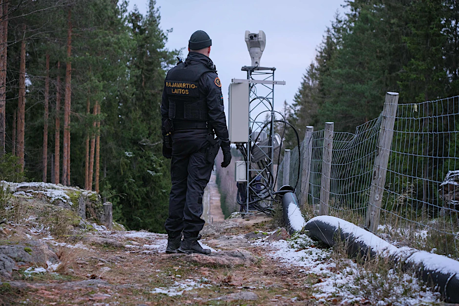 In Imatra beginnt der finnische Grenzschutz damit, einen Zaun zu bauen.