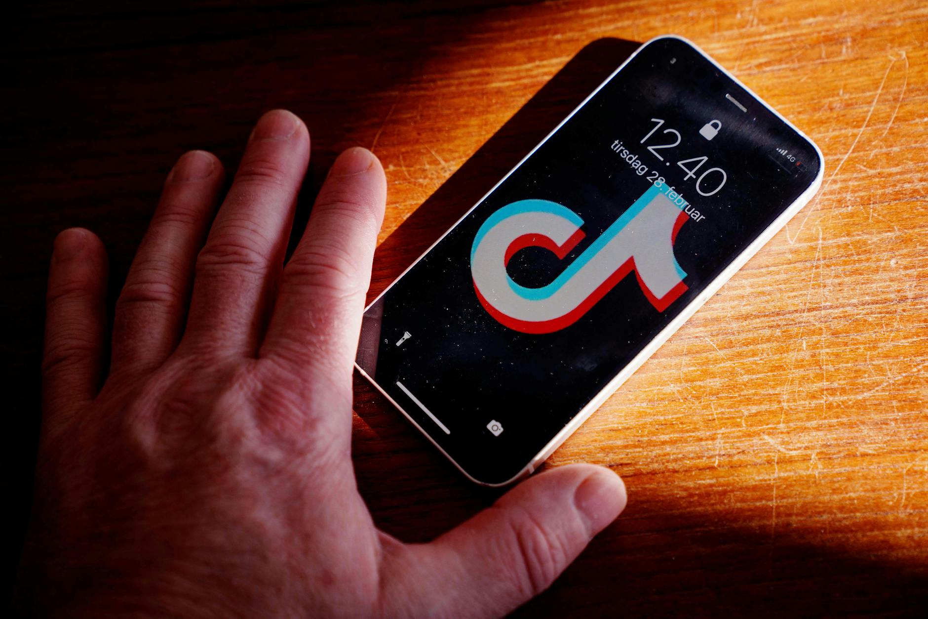 Die US-Regierung hat Angestellte aller Bundesbehörden aufgefordert, die App TikTok von ihren Diensthandys zu löschen. 