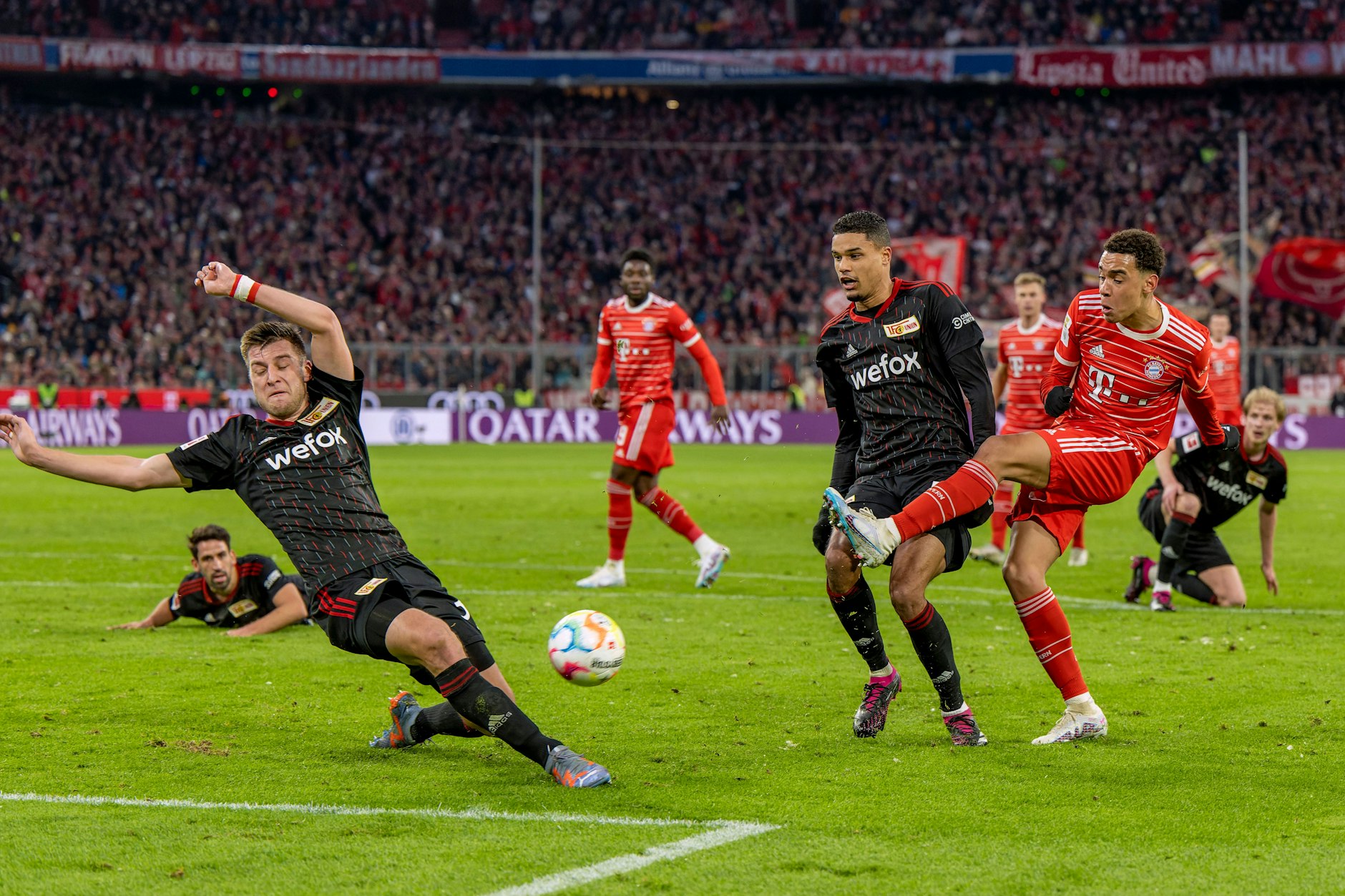 Bayerns Jamal Musiala trifft zum 3:0 gegen den 1. FC Union. Die Köpenicker kassierten in München drei Tore innerhalb von 15 Minuten.
