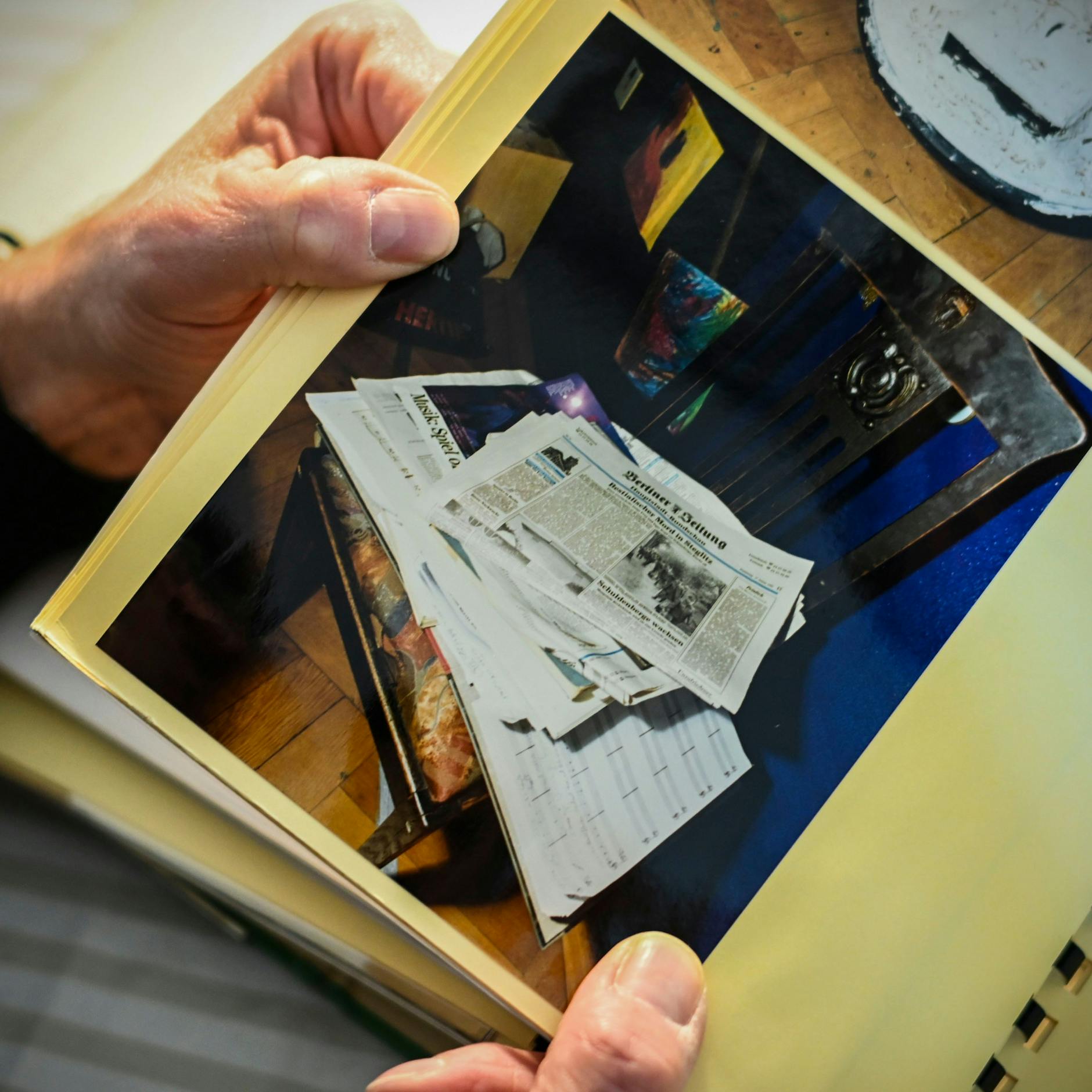 In der Wohnung des Klavierlehrers fand die Polizei Zeitungen, die über die tote Michaela M. berichteten – auch die Berliner Zeitung.