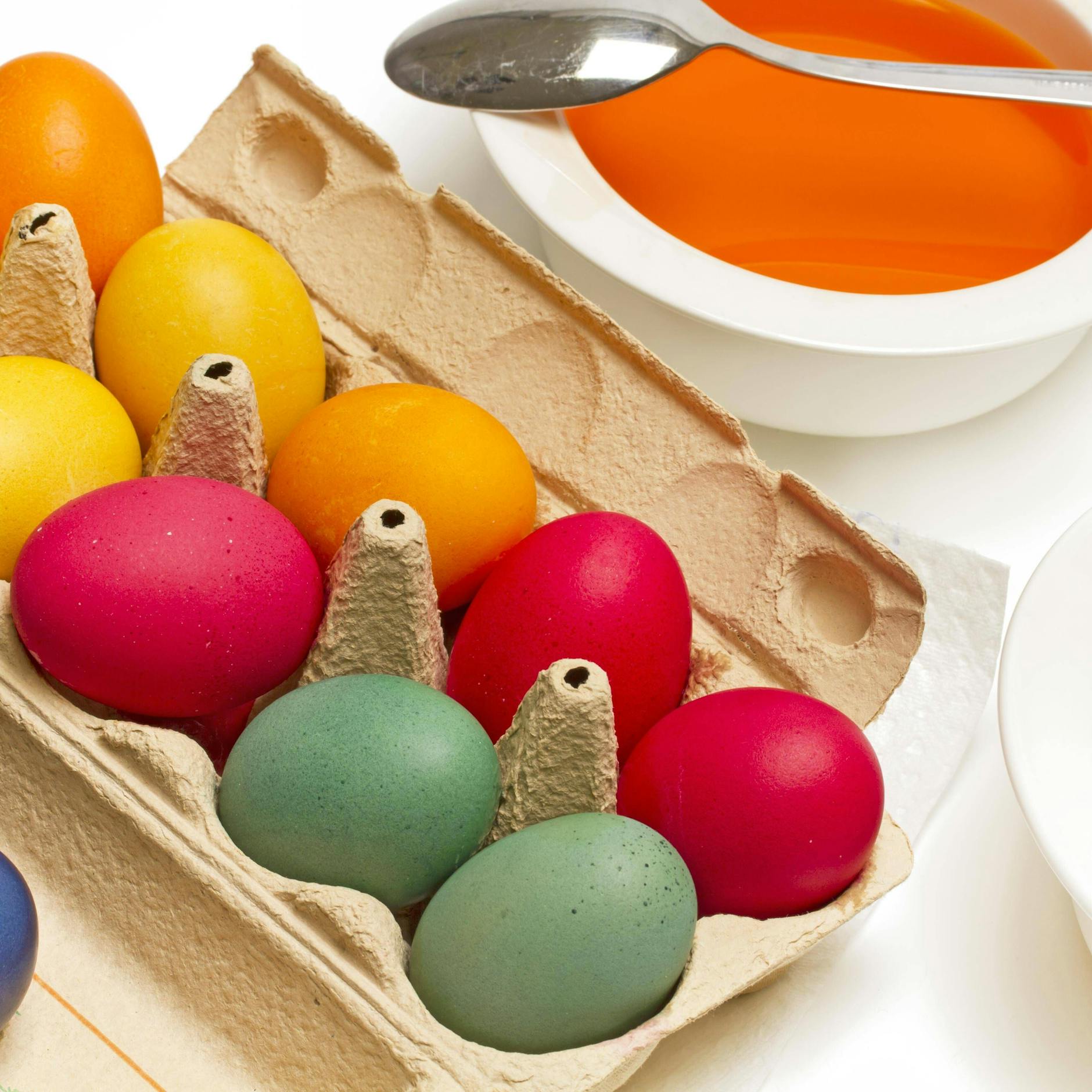 Wer auf Nummer sicher gehen will, färbt seine Eier selber.