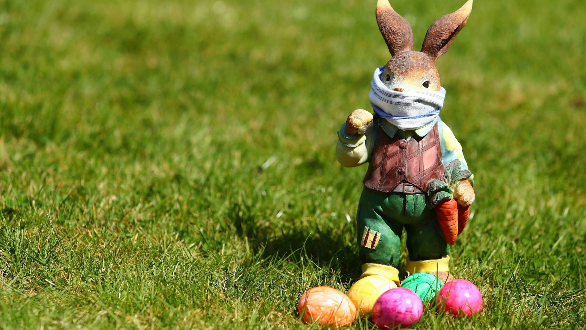 Warum bringt eigentlich der Osterhase bunte Eier?