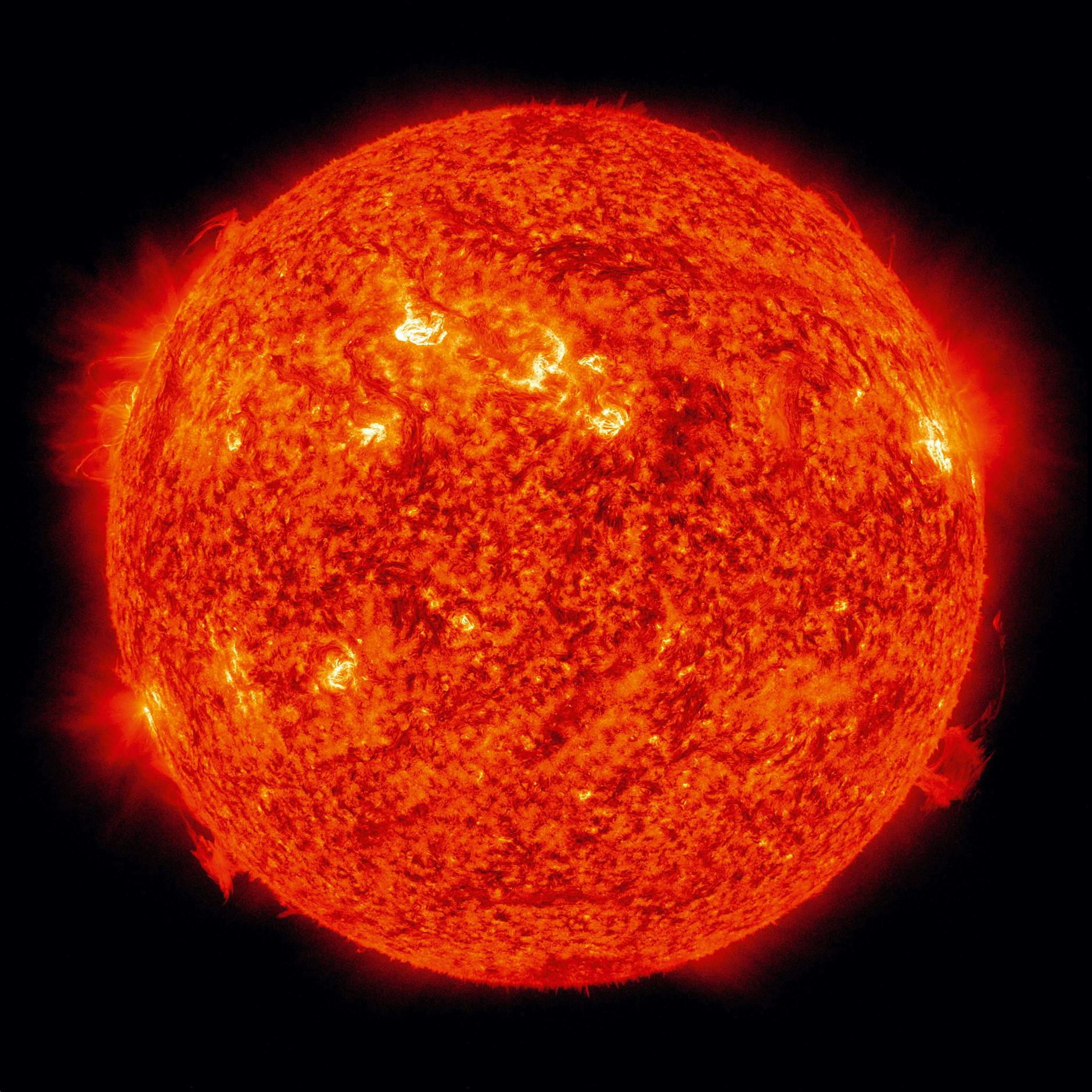 Katharina Sieverding verarbeitete NASA-Aufnahmen: „Die Sonne um Mitternacht schauen“ 2012