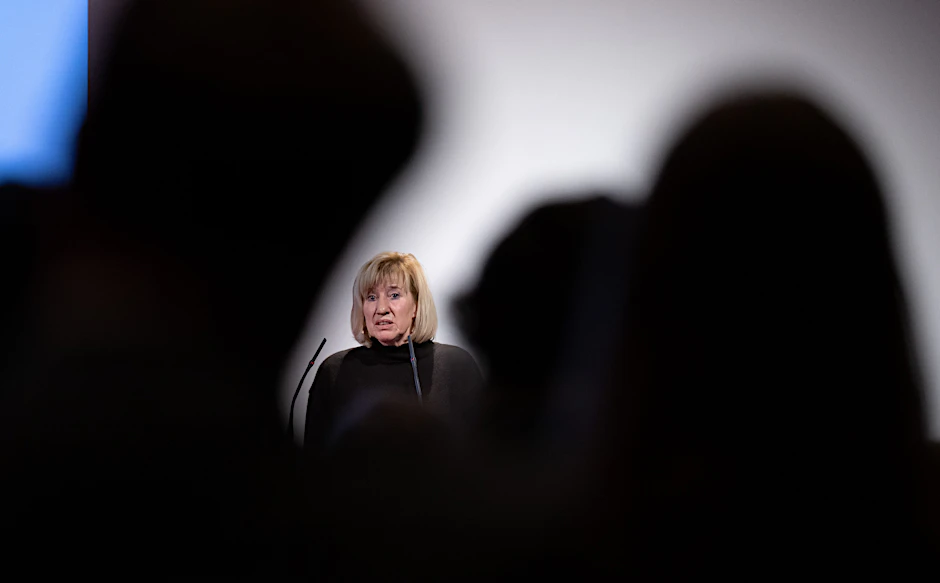 Ines Geipel während der Verleihung des Erich-Loest-Preises