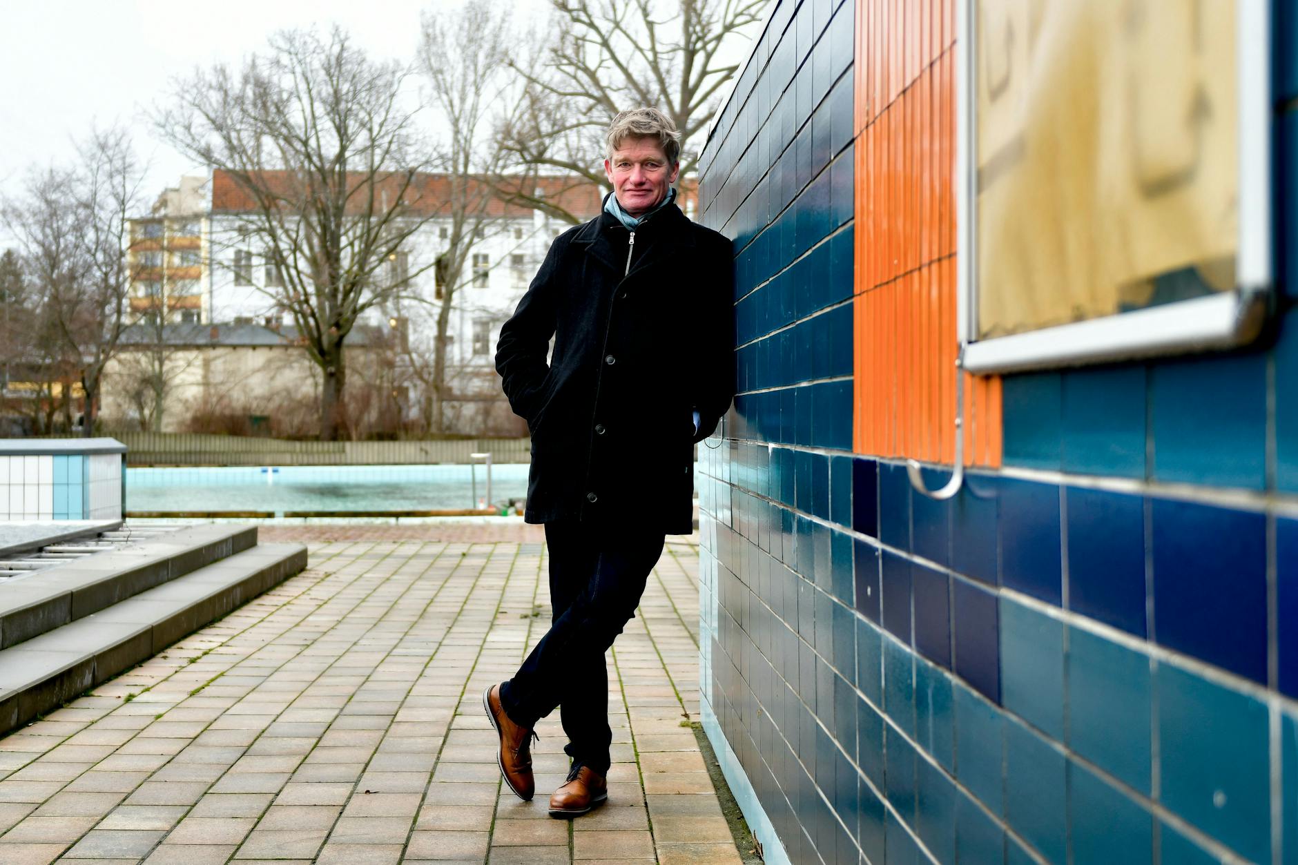 Der Vorstandsvorsitzende der Berliner Bäder-Betriebe, Dr. Johannes Kleinsorg, erklärt am Mittwoch die geplanten Bauprojekte.