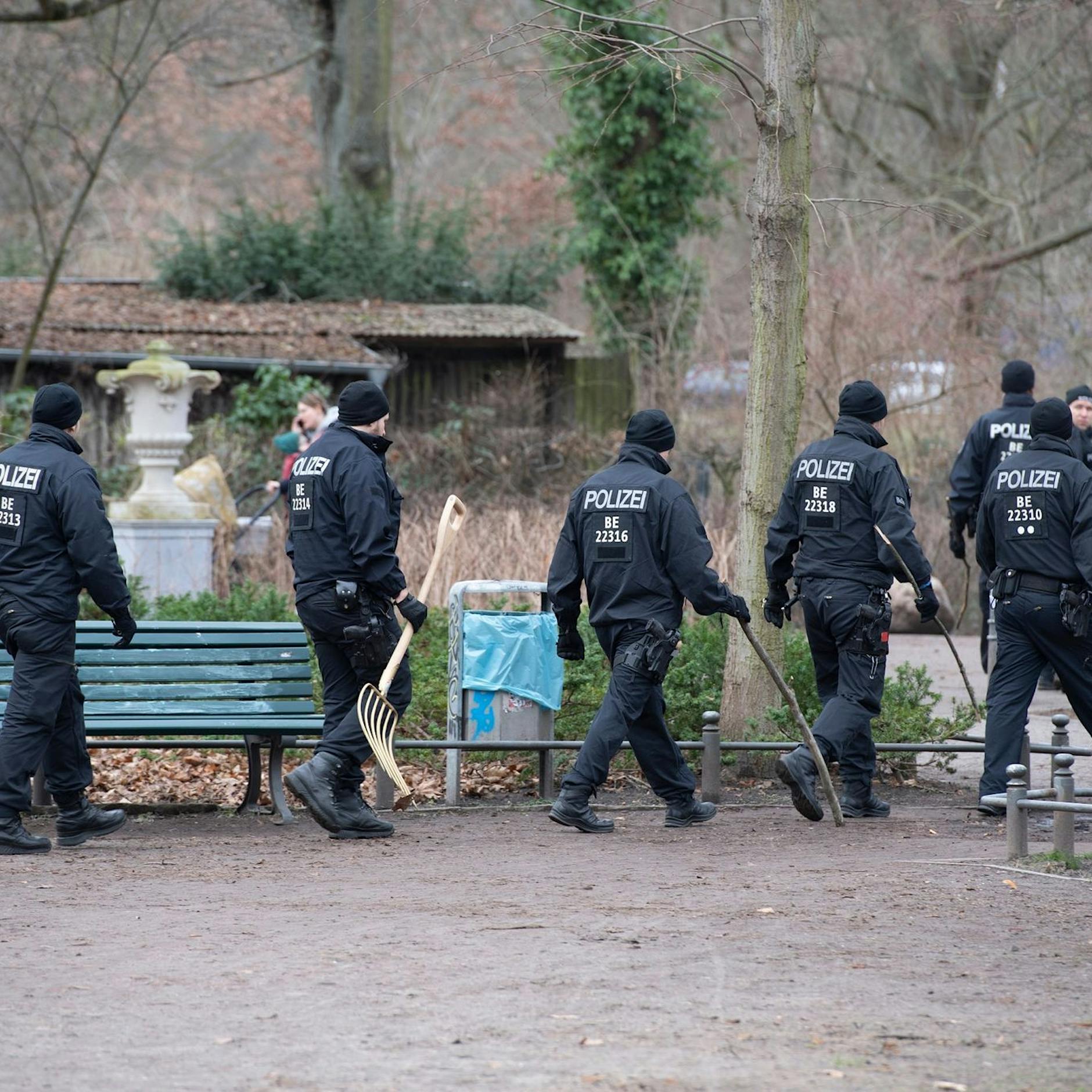 Sie haben das Messer! Mögliche Tatwaffe im Fall Anissa (✝5) aus Pankow gefunden