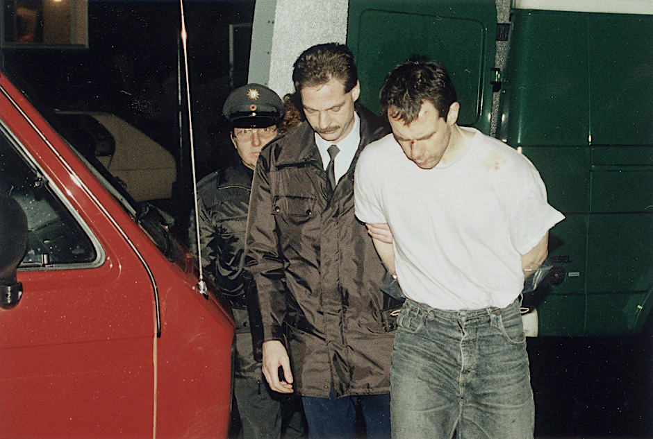 Bei seiner Verhaftung: Der Klavierlehrer Bernhard R. ermordete seine Schülerin Michaela M. und seinen Nachbarn Dieter K.&nbsp;