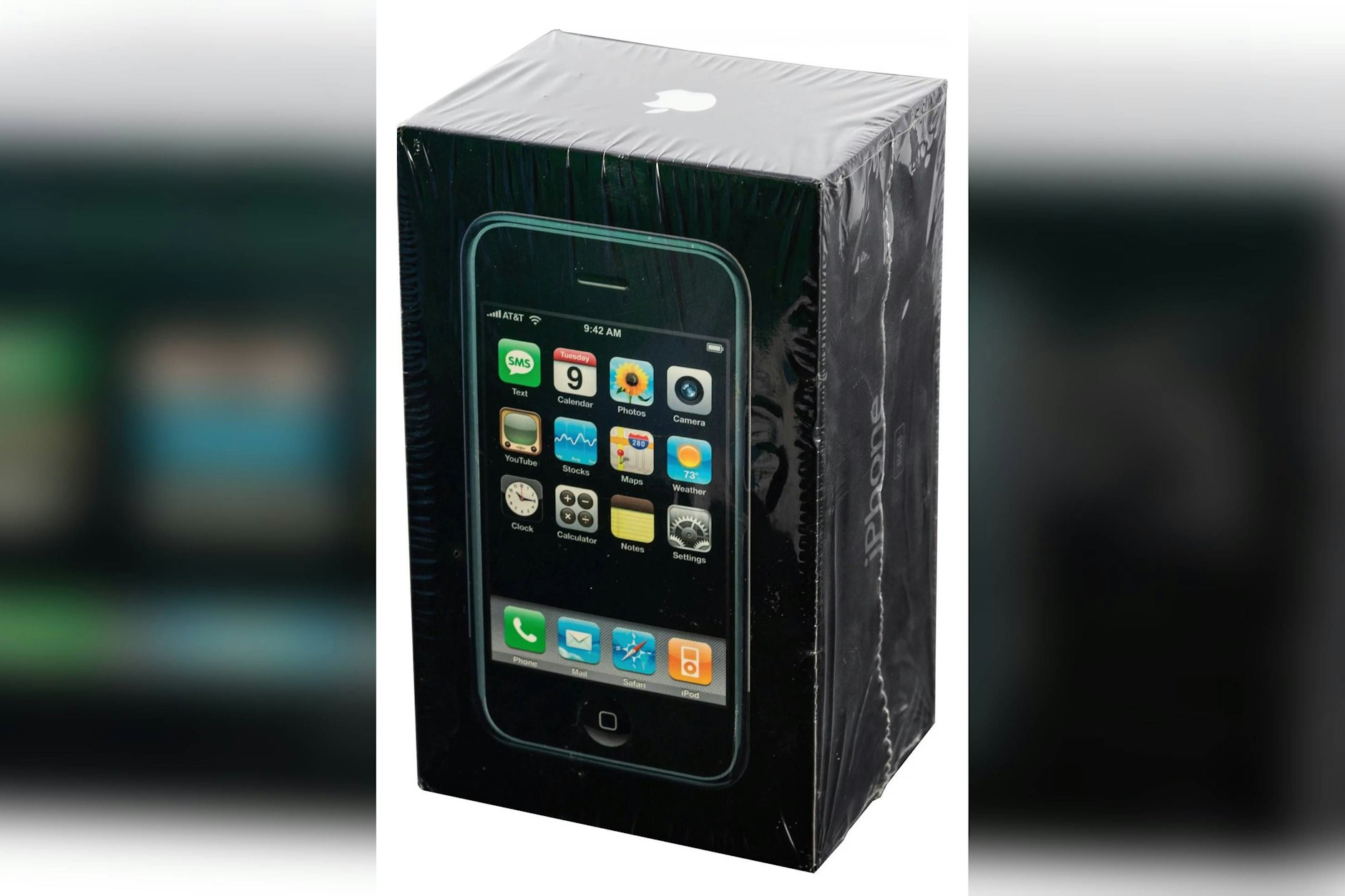 Karen Greens iPhone noch in der noch ungeöffneten Originalverpackung.