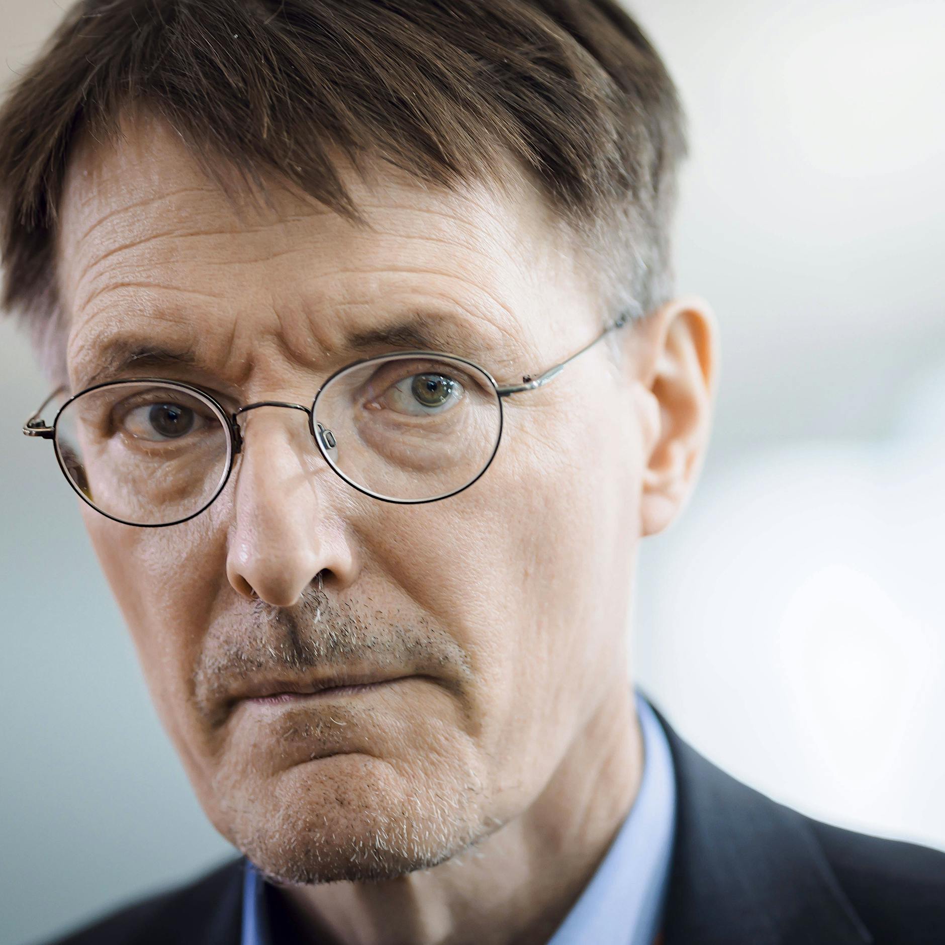 Verbot für Mitarbeiter: Gesundheitsministerium betreibt TikTok-Profil – nur wie?