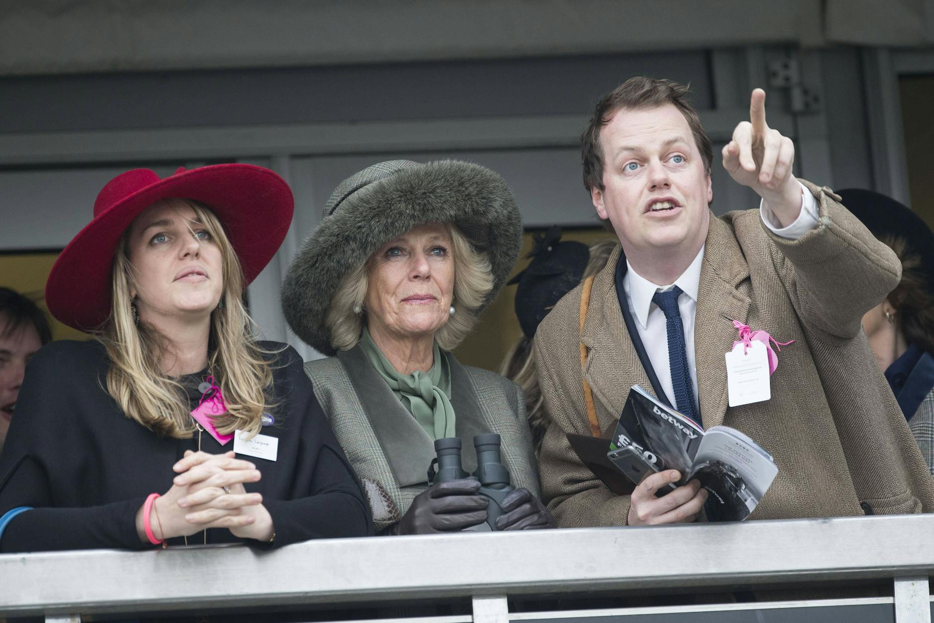 Familienbande: Königsgemahlin Camilla mit Tochter Laura Lopes und Sohn Tom Parker Bowles. 