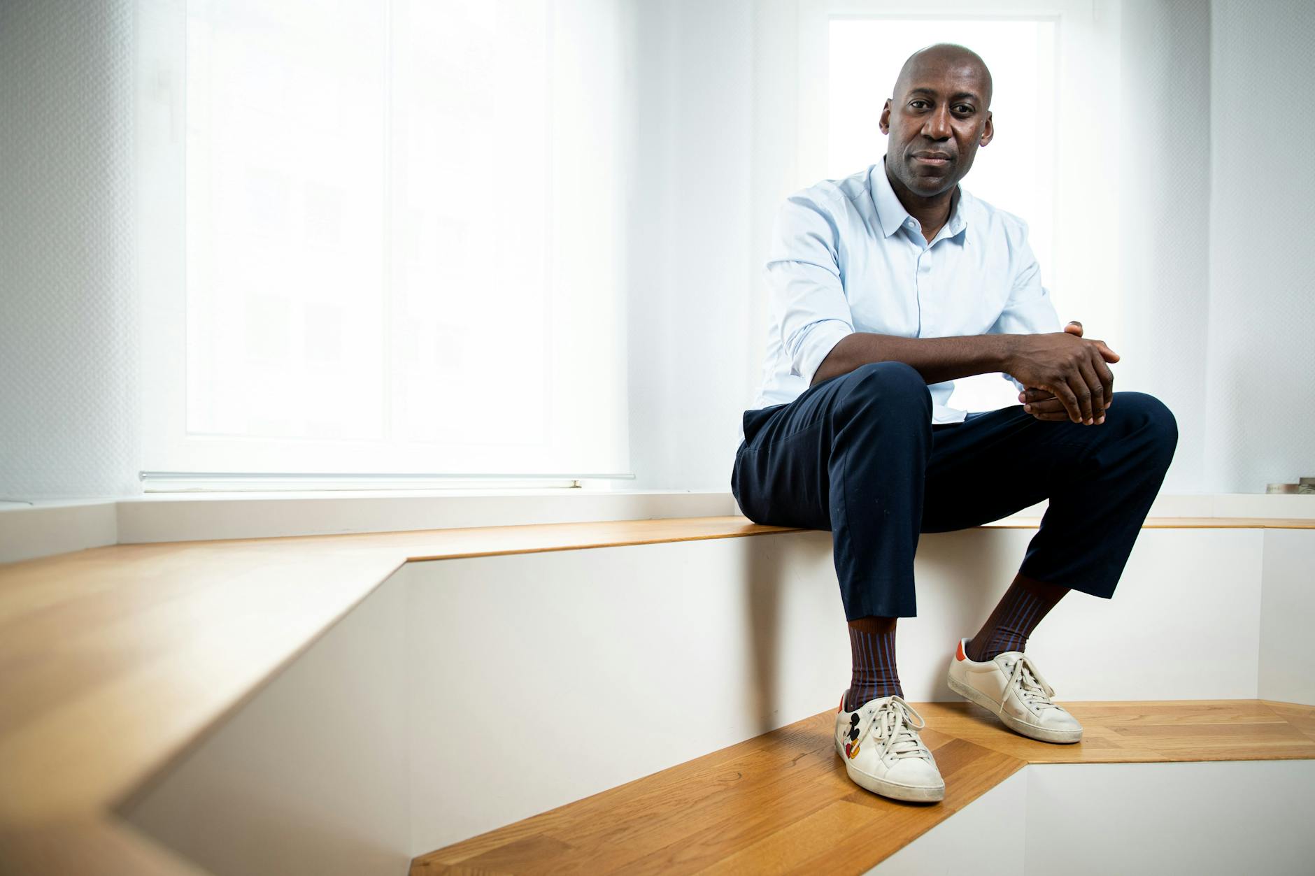  Joe Chialo in seinem Musik-Manger-Büro in der Alten Schönhauser Straße. 