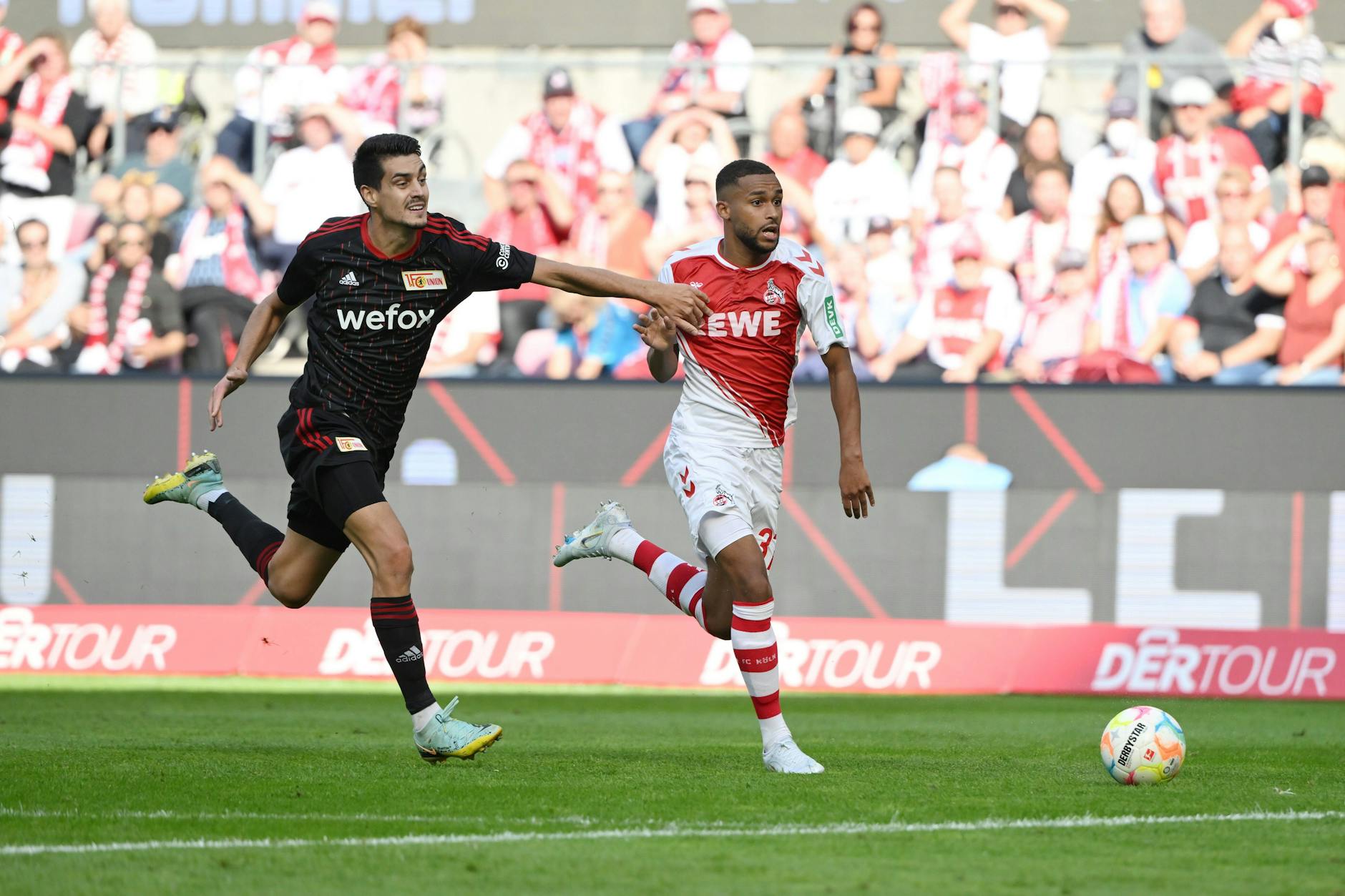 Der gebürtige Berliner Linton Maina (r.) war auch von Union Berlins Diogo Leite im Hinspiel gegen den 1. FC Köln im Laufduell nicht immer leicht einzuholen.