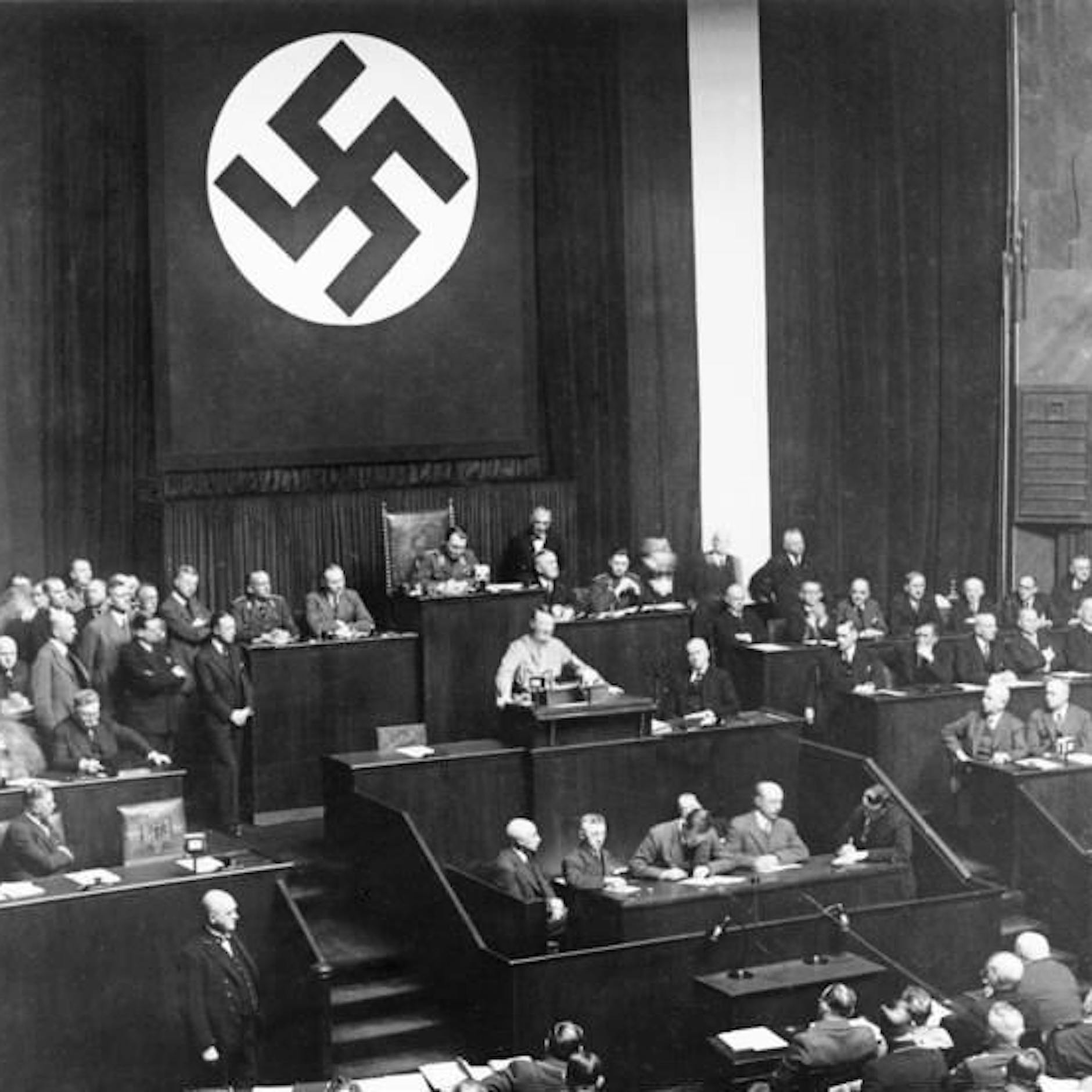 Vor 90 Jahren in Berlin: Der Tag, an dem Hitler die Demokratie abschaffen ließ