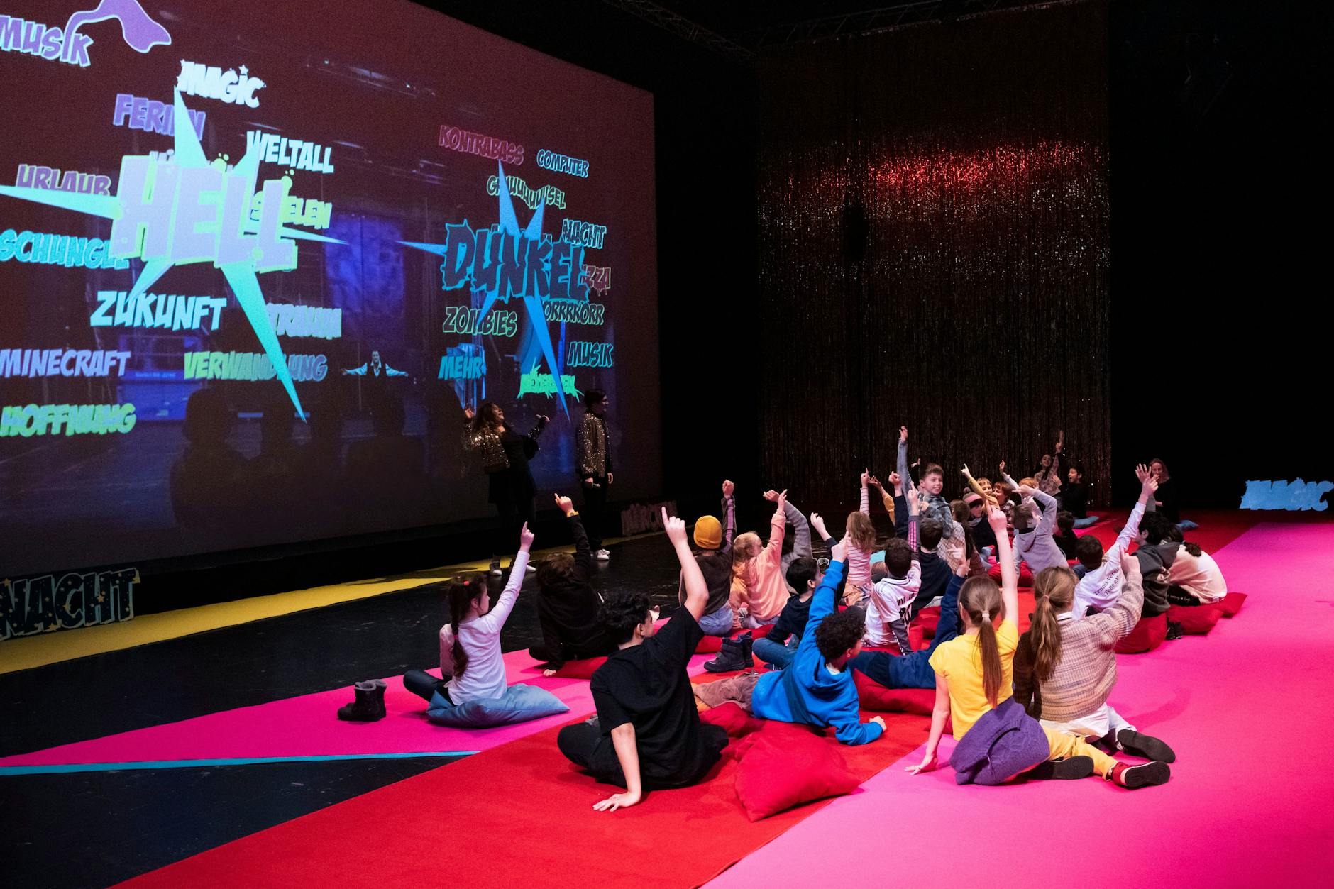 Mitmachen ausdrücklich erwünscht: die interaktive „Karaoper“ in der Deutschen Oper.