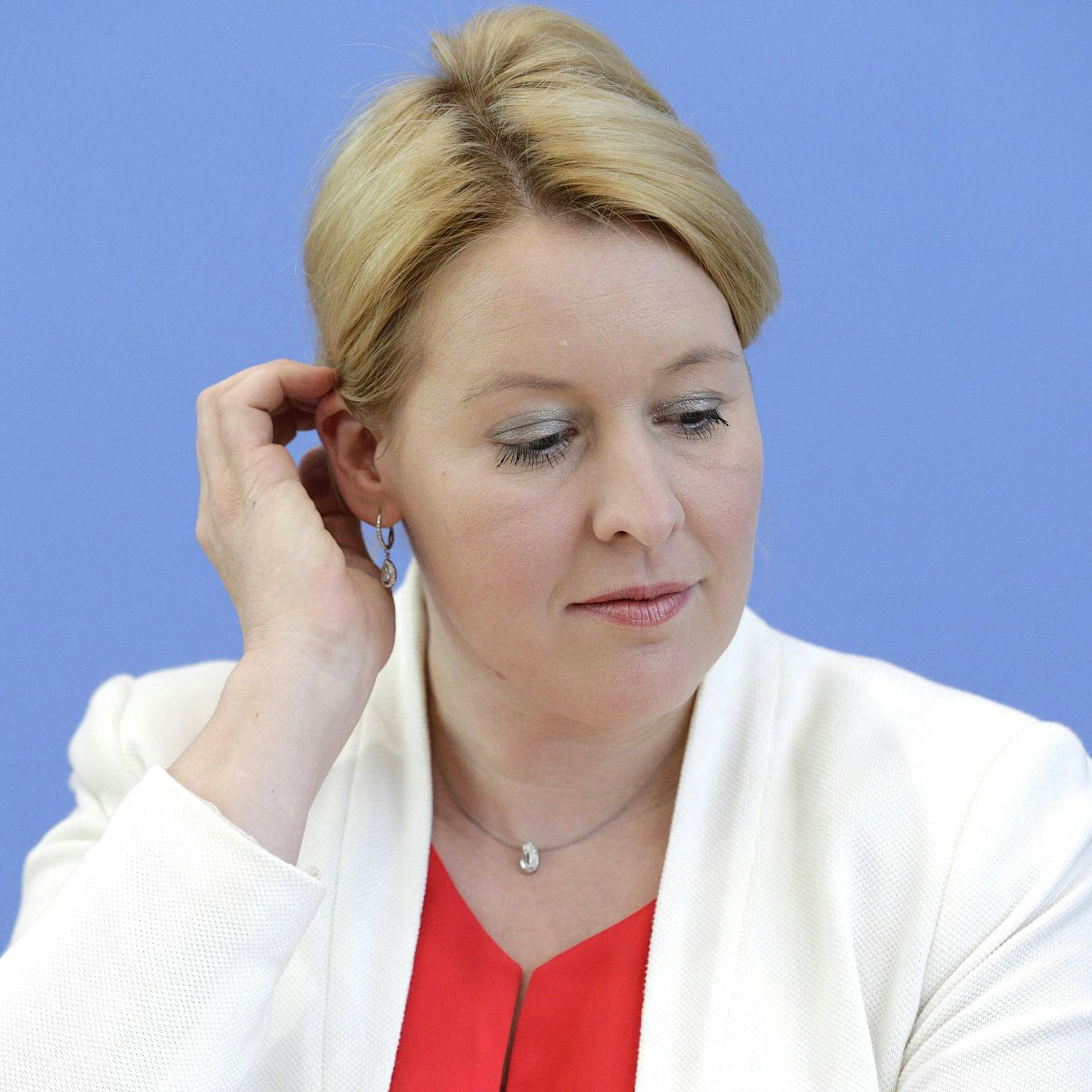 Freiwilliger Verzicht aufs Amt: Unerwartet? Nein! Typisch Giffey!