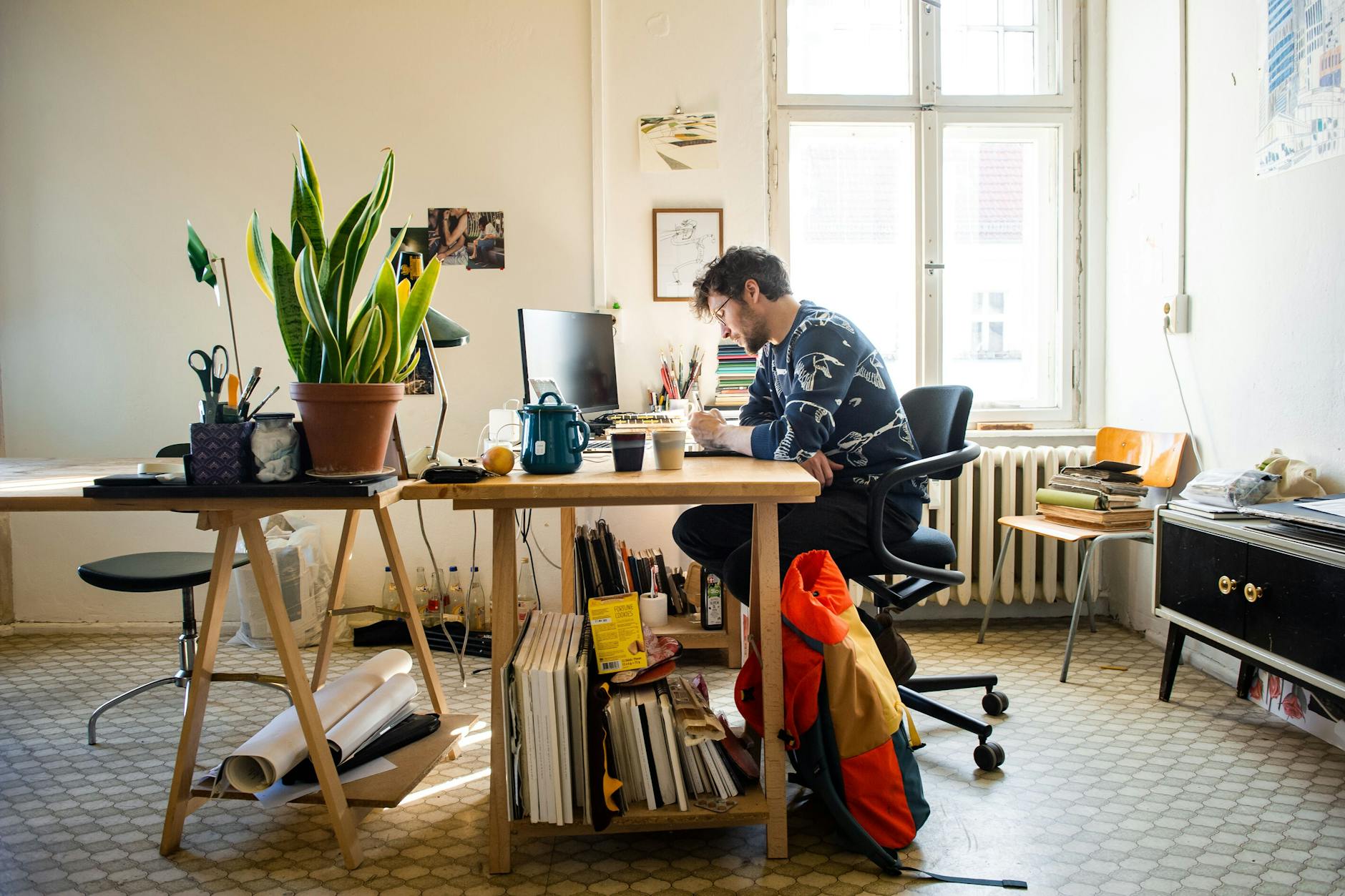 Sebastian Lörscher an seinem Arbeitsplatz.