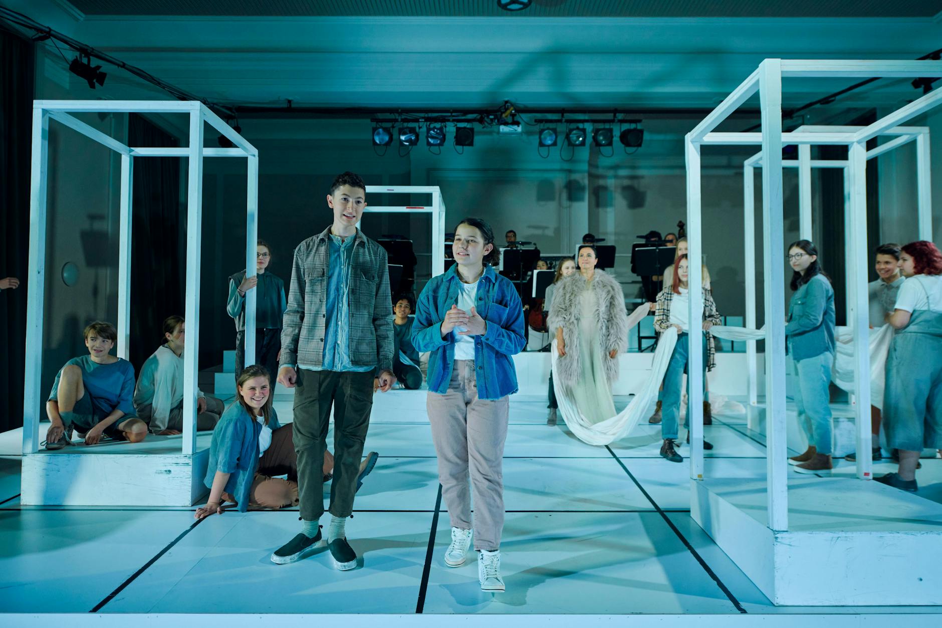 In „Sehnsucht.Lohengrin“ an der Staatsoper widmen sich Berliner Kinder Wagners großer romantischer Oper.