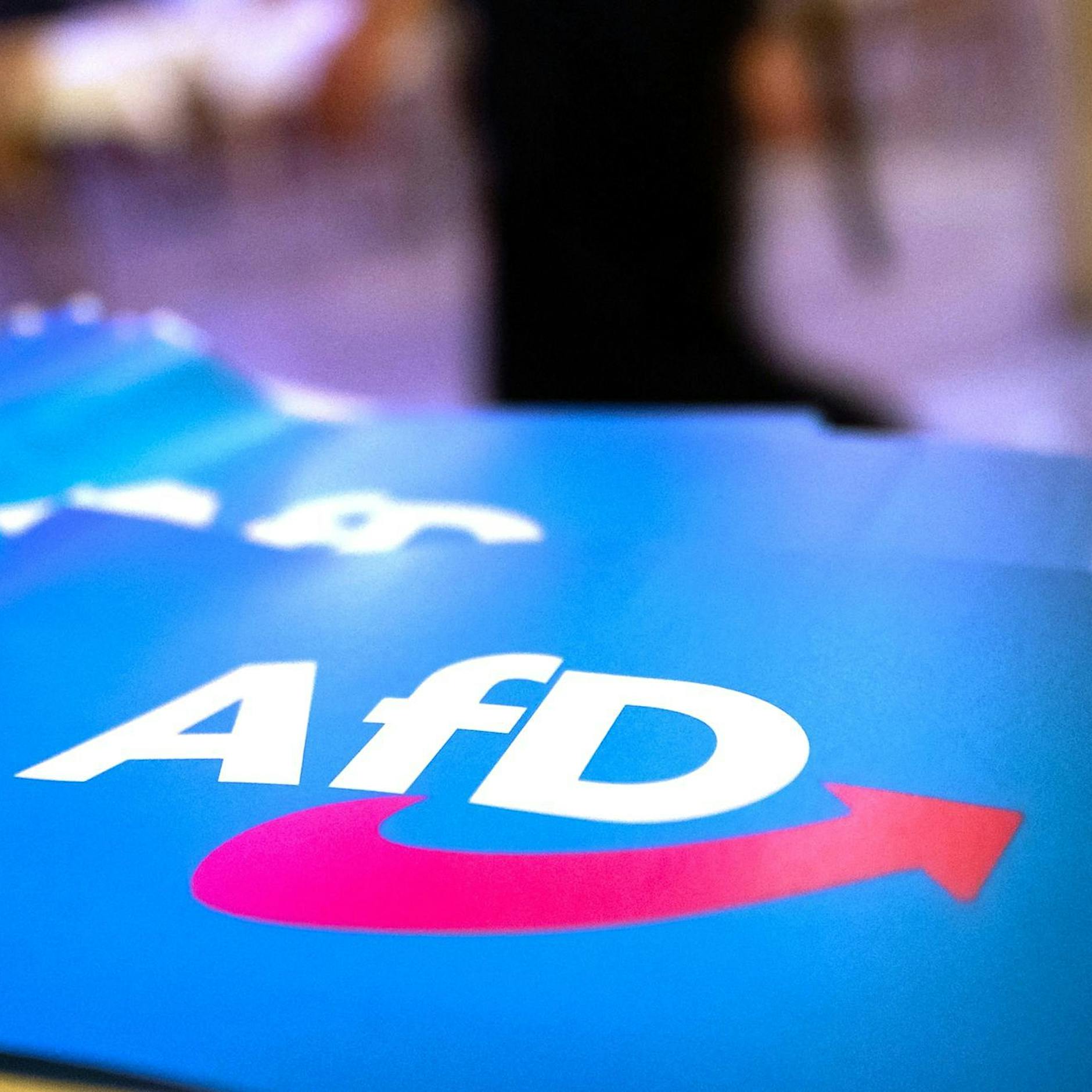 Umfrage: AfD zieht mit Grünen gleich und liegt knapp hinter der SPD