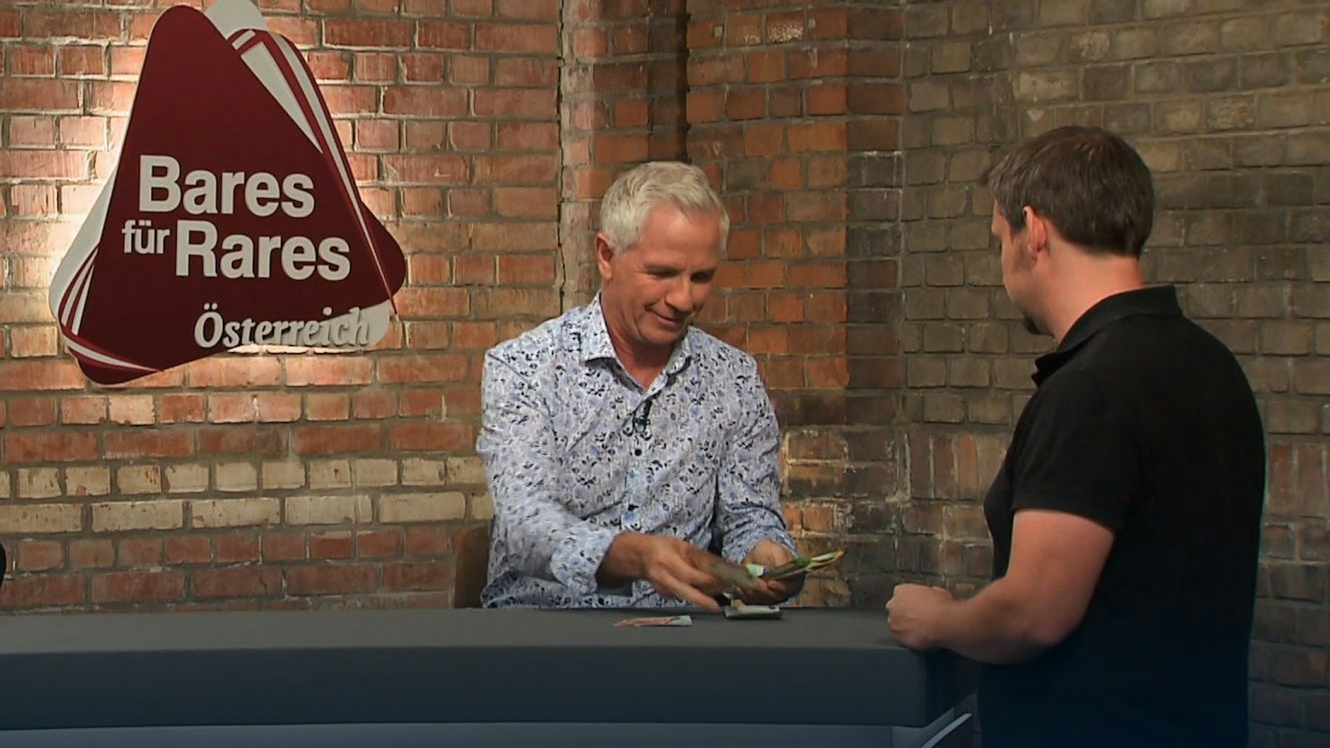 „Bares für Rares“-Händler Markus Kral zahlte 550 Euro für das Gemälde, das später für 43.520 Euro versteigert wurde.