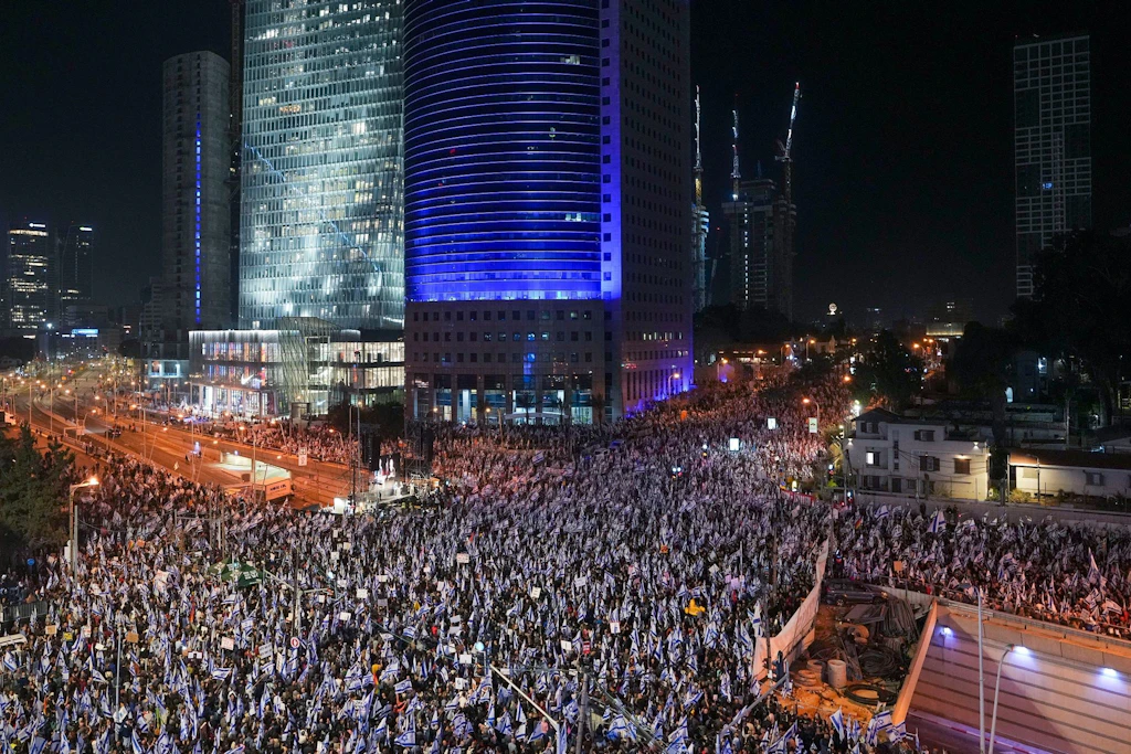 Massenproteste in Israel: Hunderttausende gehen auf die Straße