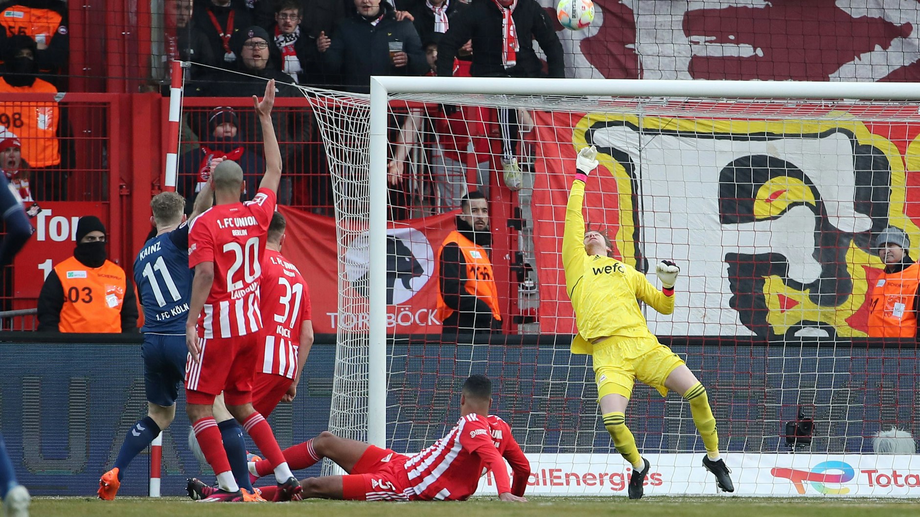 Frederik Rönnow rettet gegen Florian Kainz. Auch darum endete die Partie zwischen seinem 1. FC Union und dem 1. FC Köln mit 0:0.