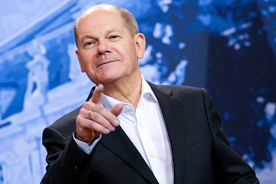 Kabinettsklausur auf Schloss Meseberg: Kanzler Olaf Scholz posiert für ein Foto.&nbsp;
