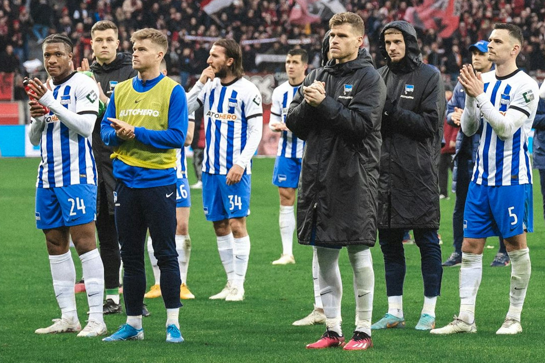 Stolz auf die eigene Leistung sieht definitiv anders aus. Die Spieler von Hertha BSC wissen nach der Partie in Leverkusen, dass sie enttäuscht haben.