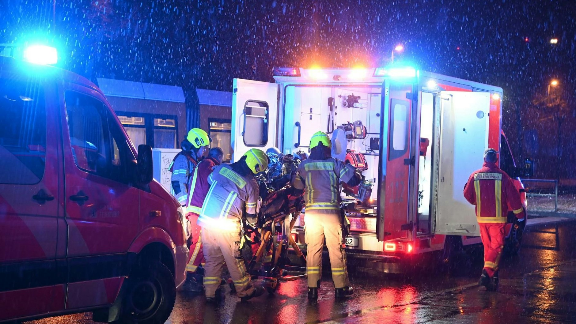 Schwer verletzt kam die Frau nach dem Unfall in eine Klinik.