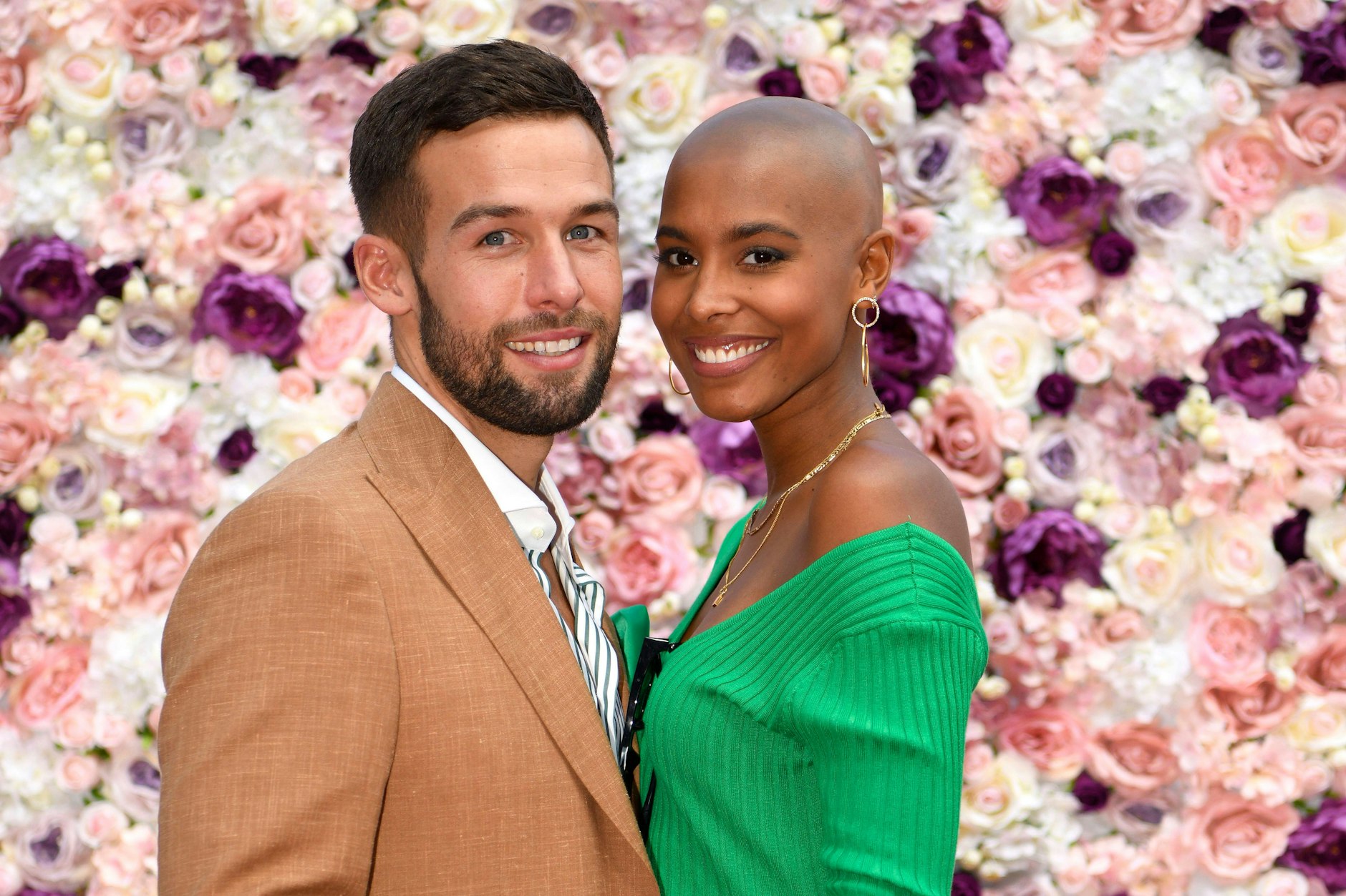 Florist Jan Hoffmann schenkt seiner Sharon Battiste die schönsten Sträuße. Wie bleiben seine Schnittblumen so lange frisch?