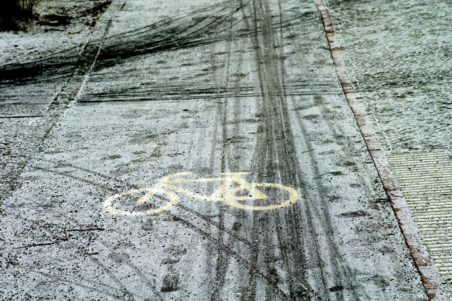 Wetter zum Wochenstart: Am Montag und Dienstag wird es in Berlin und Brandenburg glatt.