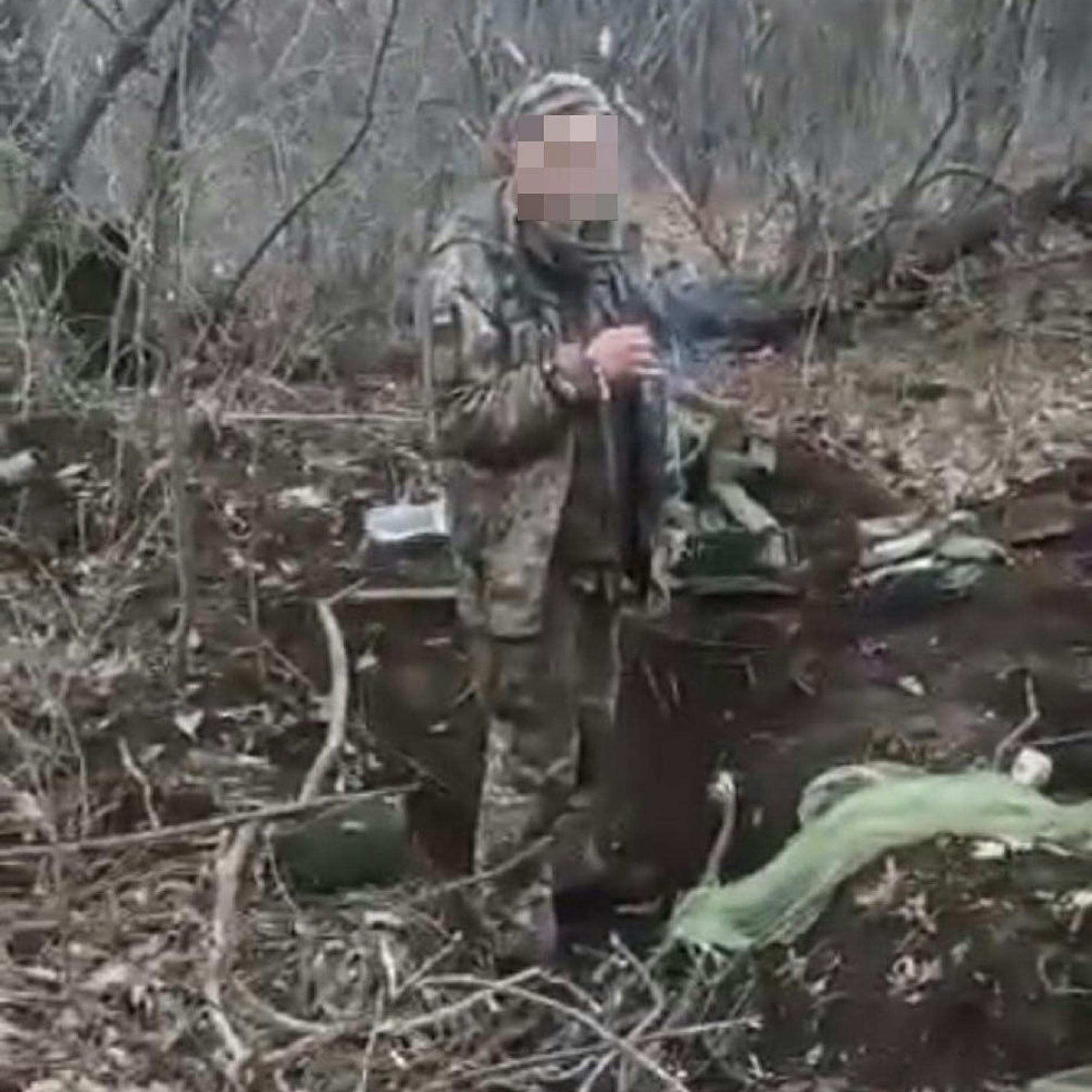 Brutales Video aufgetaucht: Russen exekutieren unbewaffneten Ukrainer – Identität des Opfers enthüllt