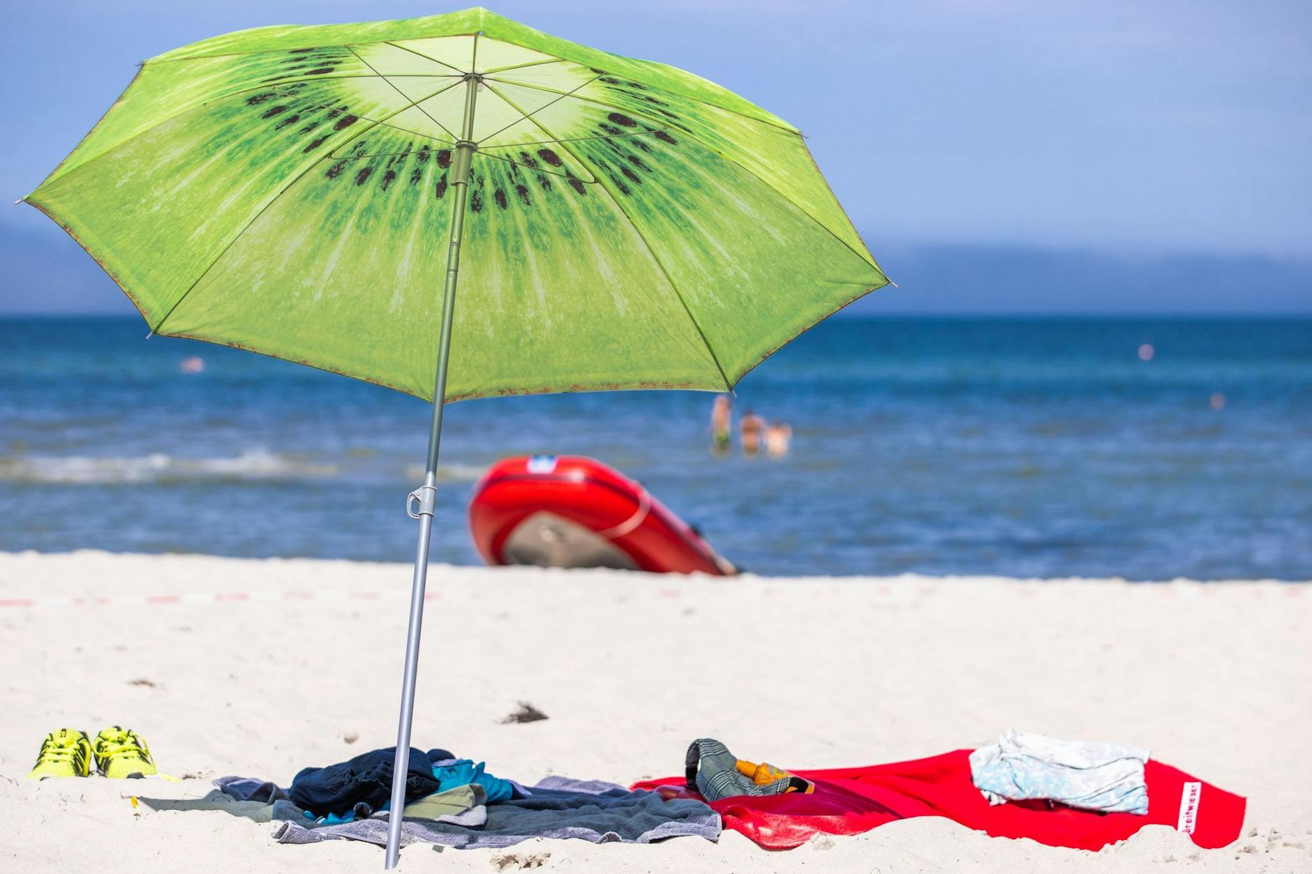 Bei den aktuelle nasskalten Temperaturen träumen sich schon viele Deutsche in den Urlaub.